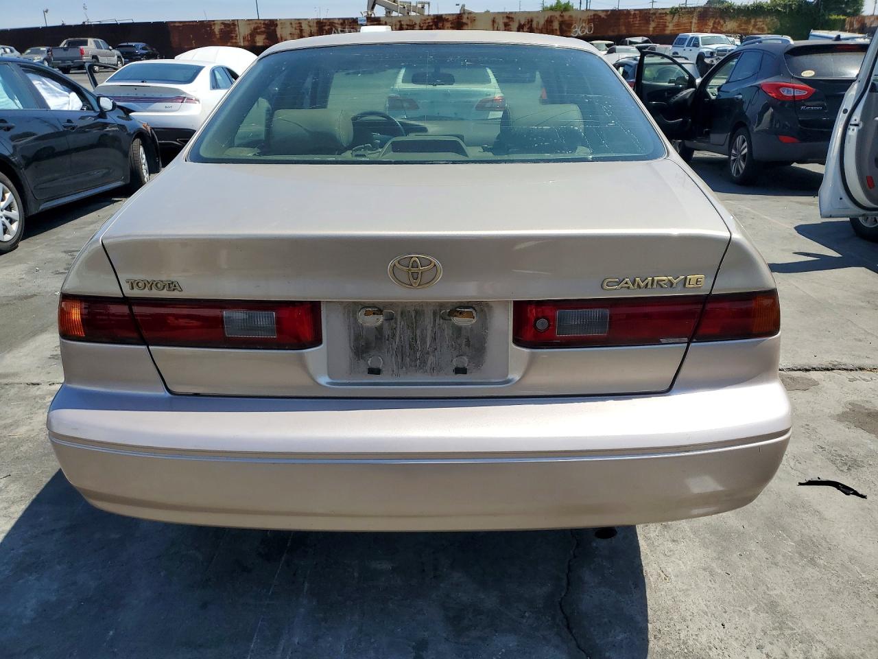 1997 Toyota Camry Le Beige vin: JT2BG22K8V0049252