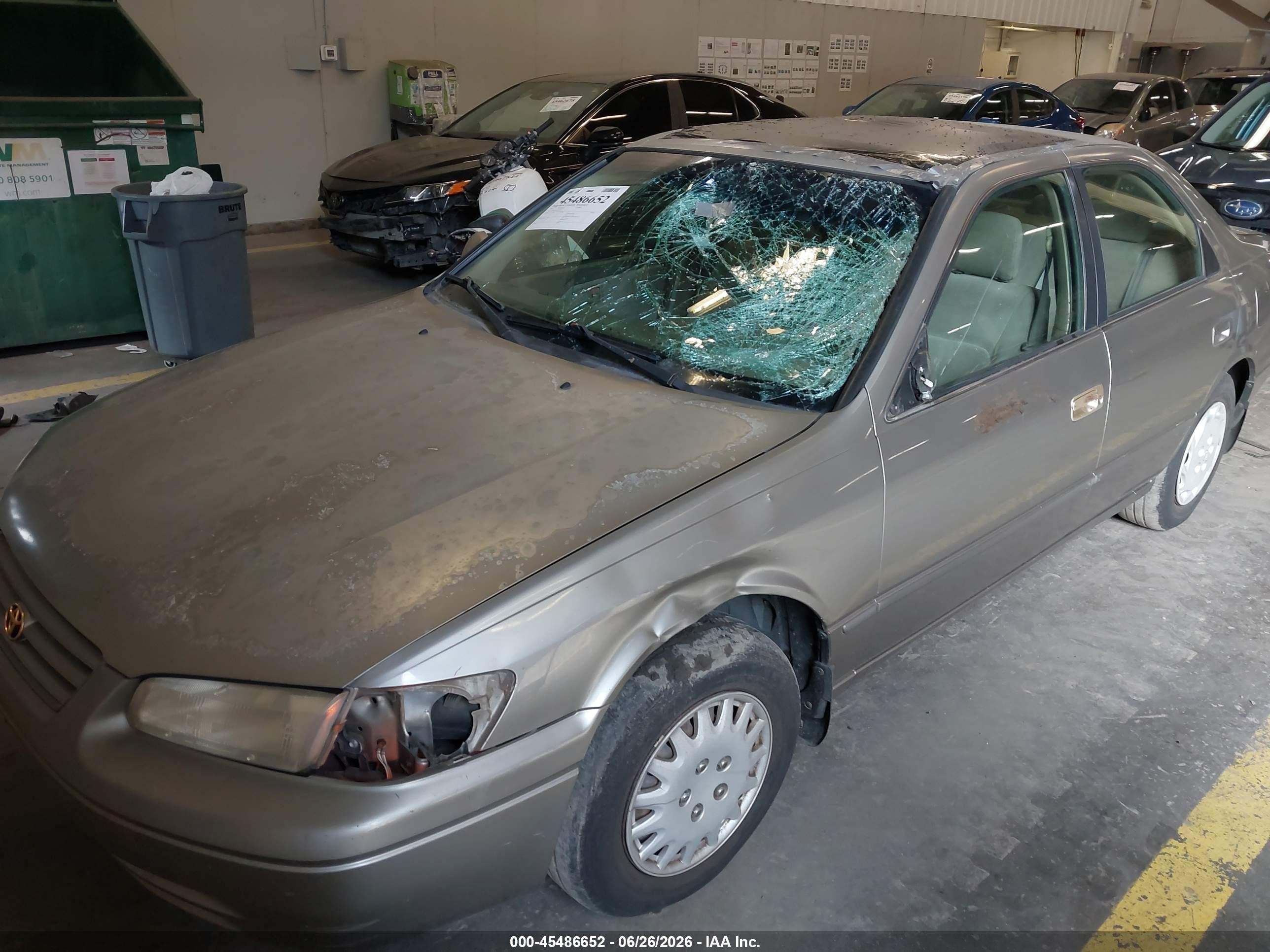 1997 Toyota Camry Le Beige vin: JT2BG22K8V0090819