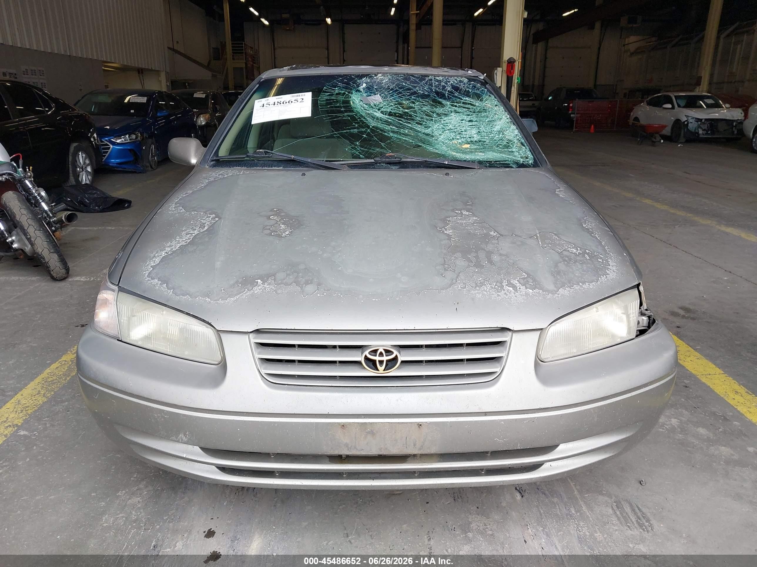 1997 Toyota Camry Le Beige vin: JT2BG22K8V0090819