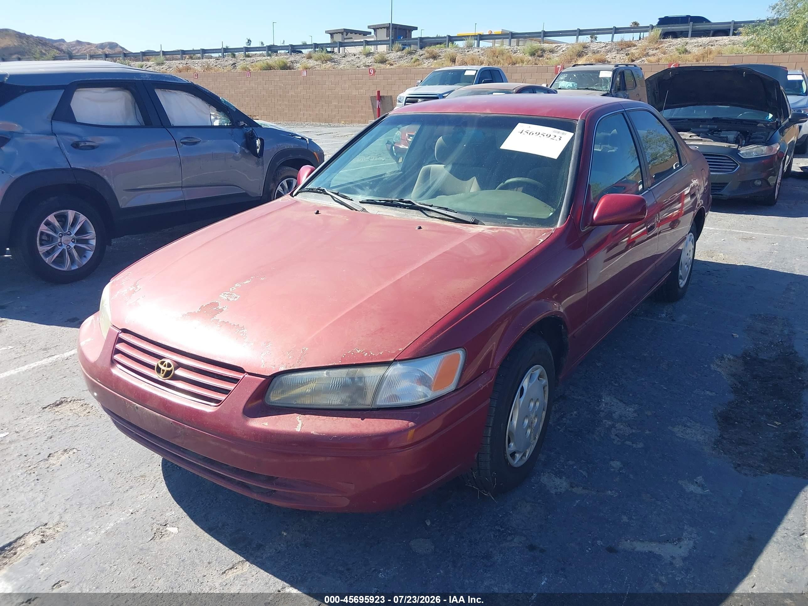 1997 Toyota Camry Le Красный vin: JT2BG22K8V0099519