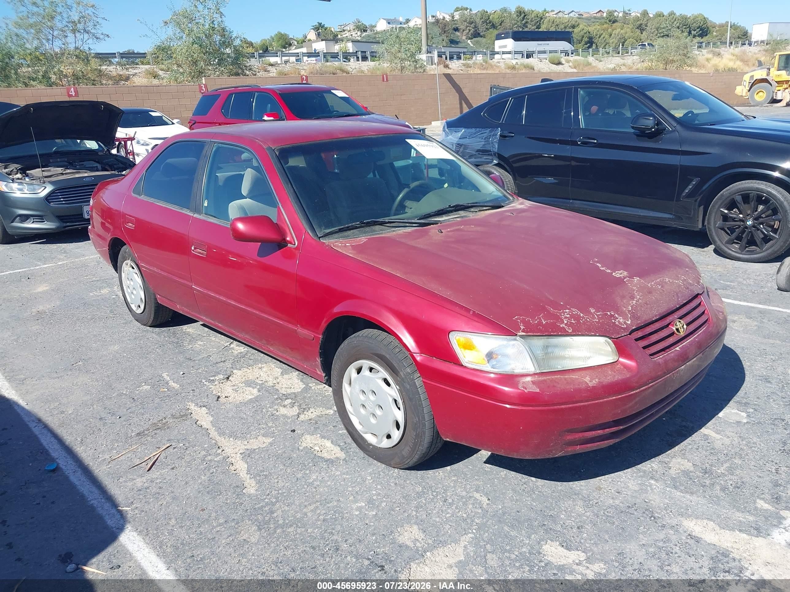 1997 Toyota Camry Le Красный vin: JT2BG22K8V0099519