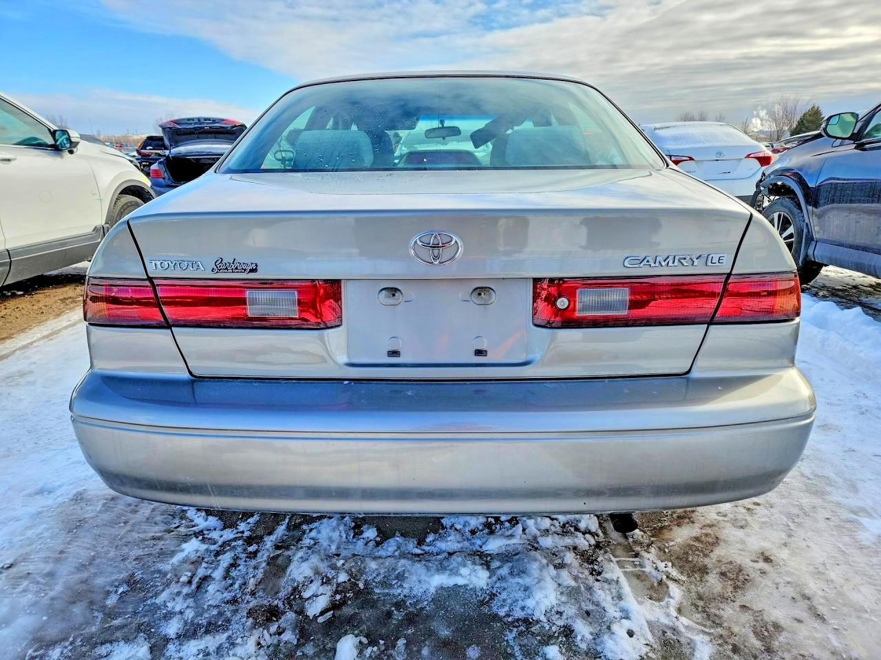 1998 Toyota Camry Ce Beige vin: JT2BG22K8W0134738