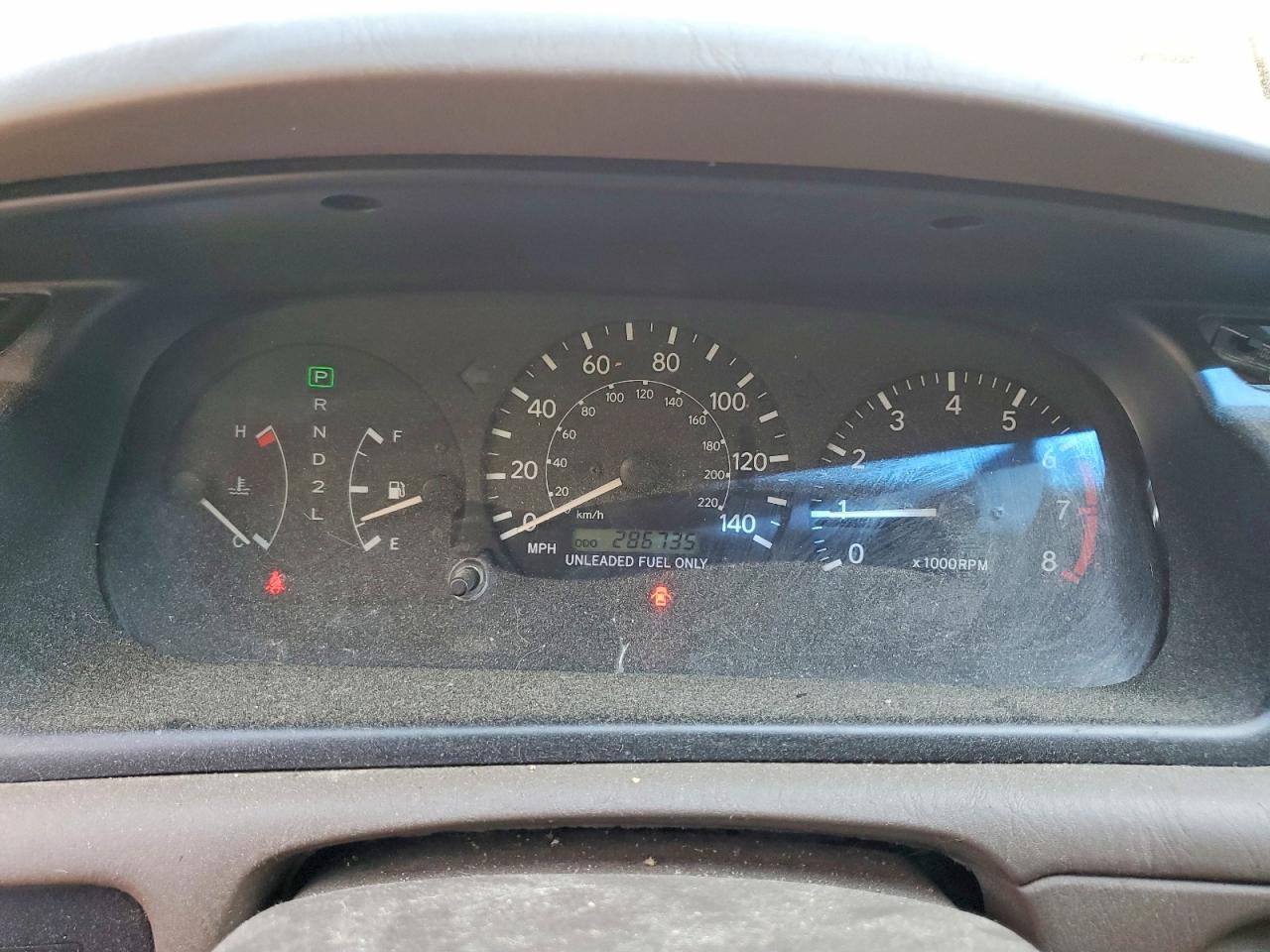 1998 Toyota Camry Le Золотой vin: JT2BG22K8W0216890