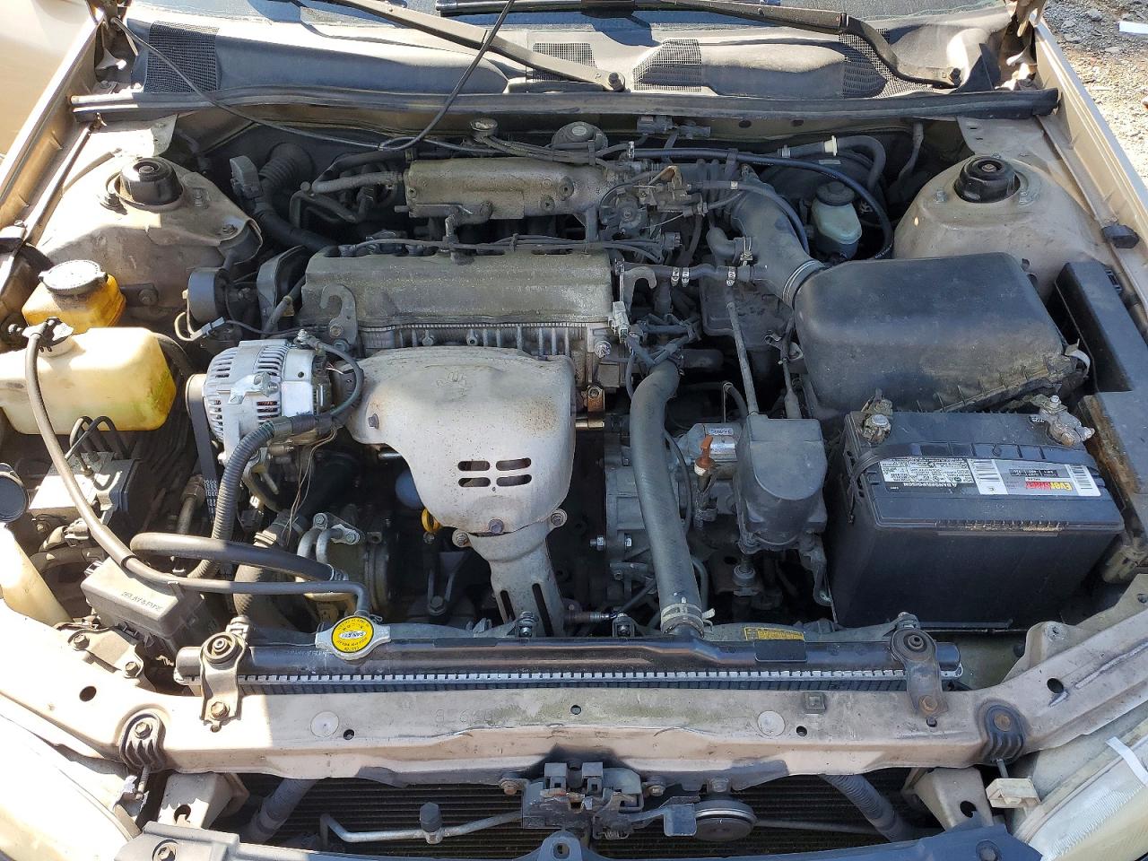 1998 Toyota Camry Le Золотой vin: JT2BG22K8W0216890