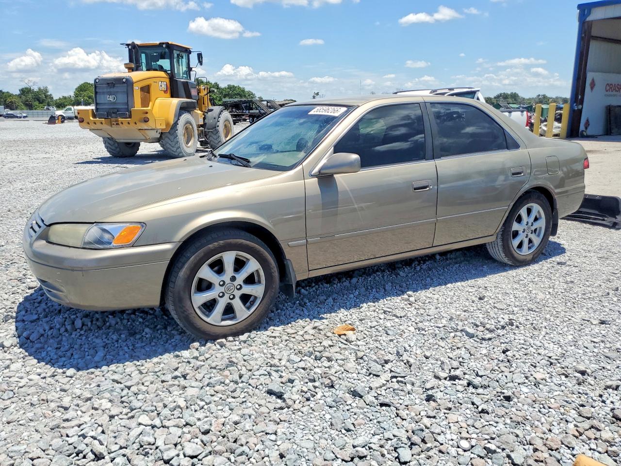 1999 Toyota Camry Le Tan vin: JT2BG22K8X0288223