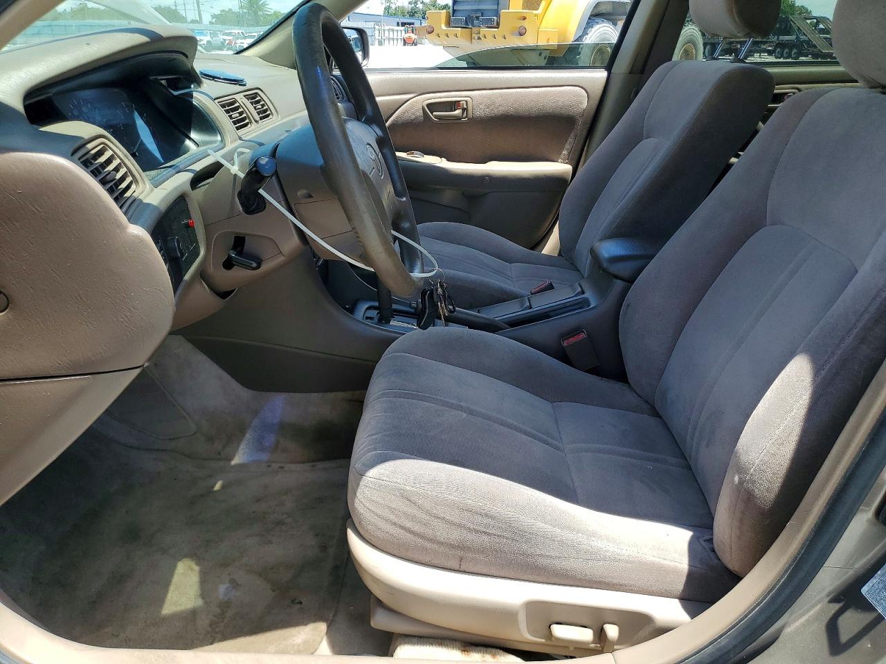 1999 Toyota Camry Le Tan vin: JT2BG22K8X0288223