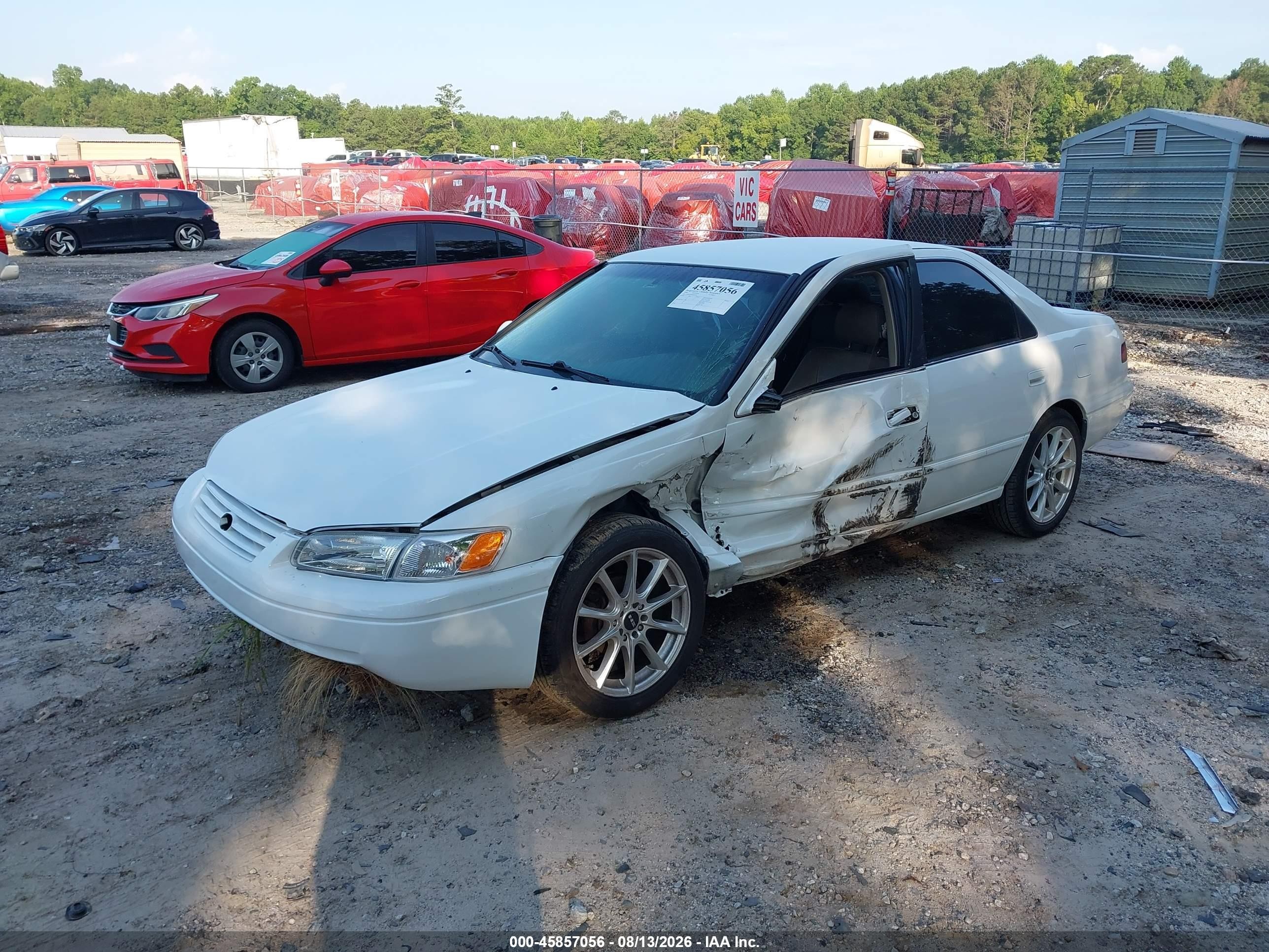 1999 Toyota Camry Le White vin: JT2BG22K8X0295348