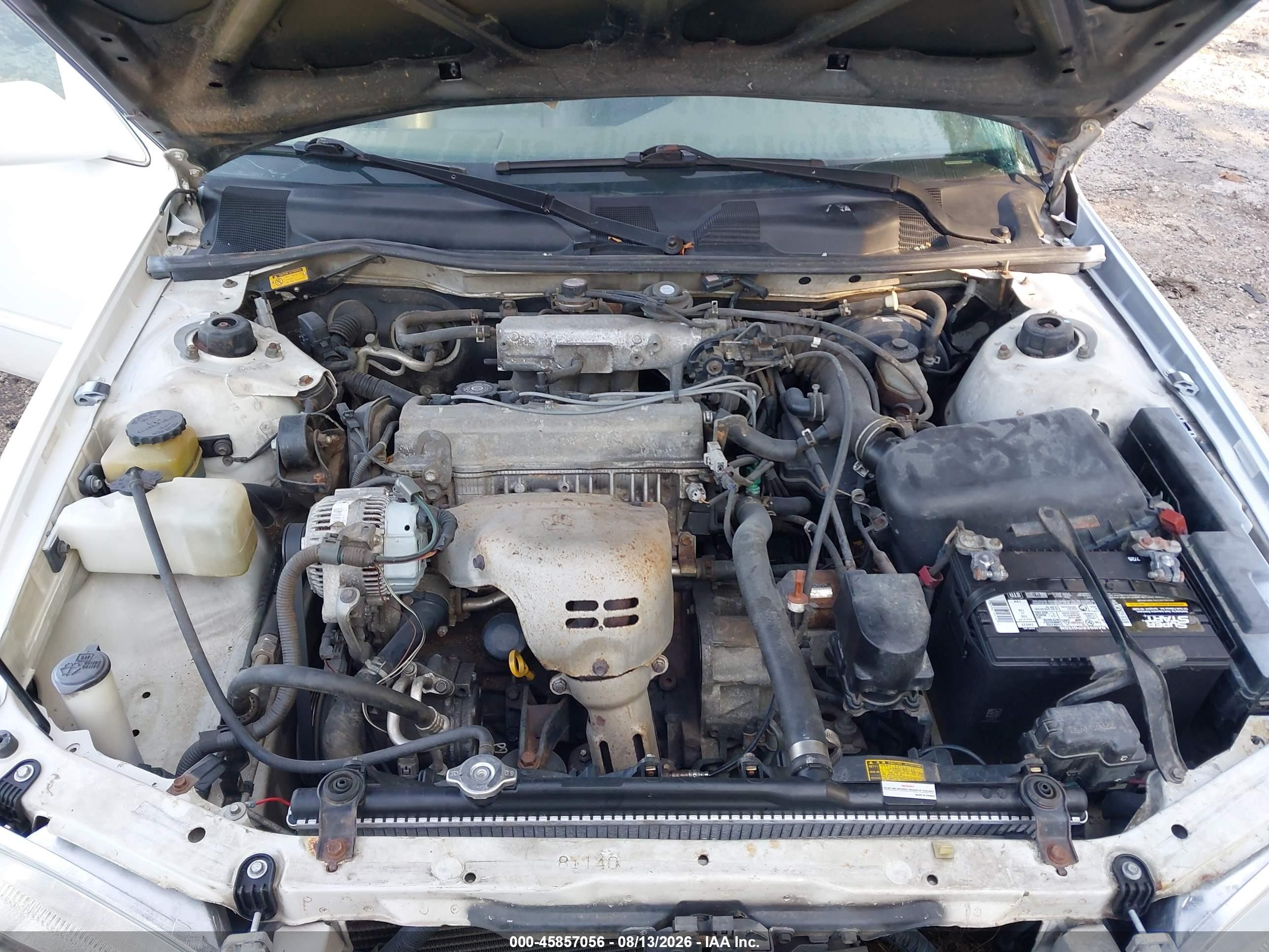 1999 Toyota Camry Le White vin: JT2BG22K8X0295348