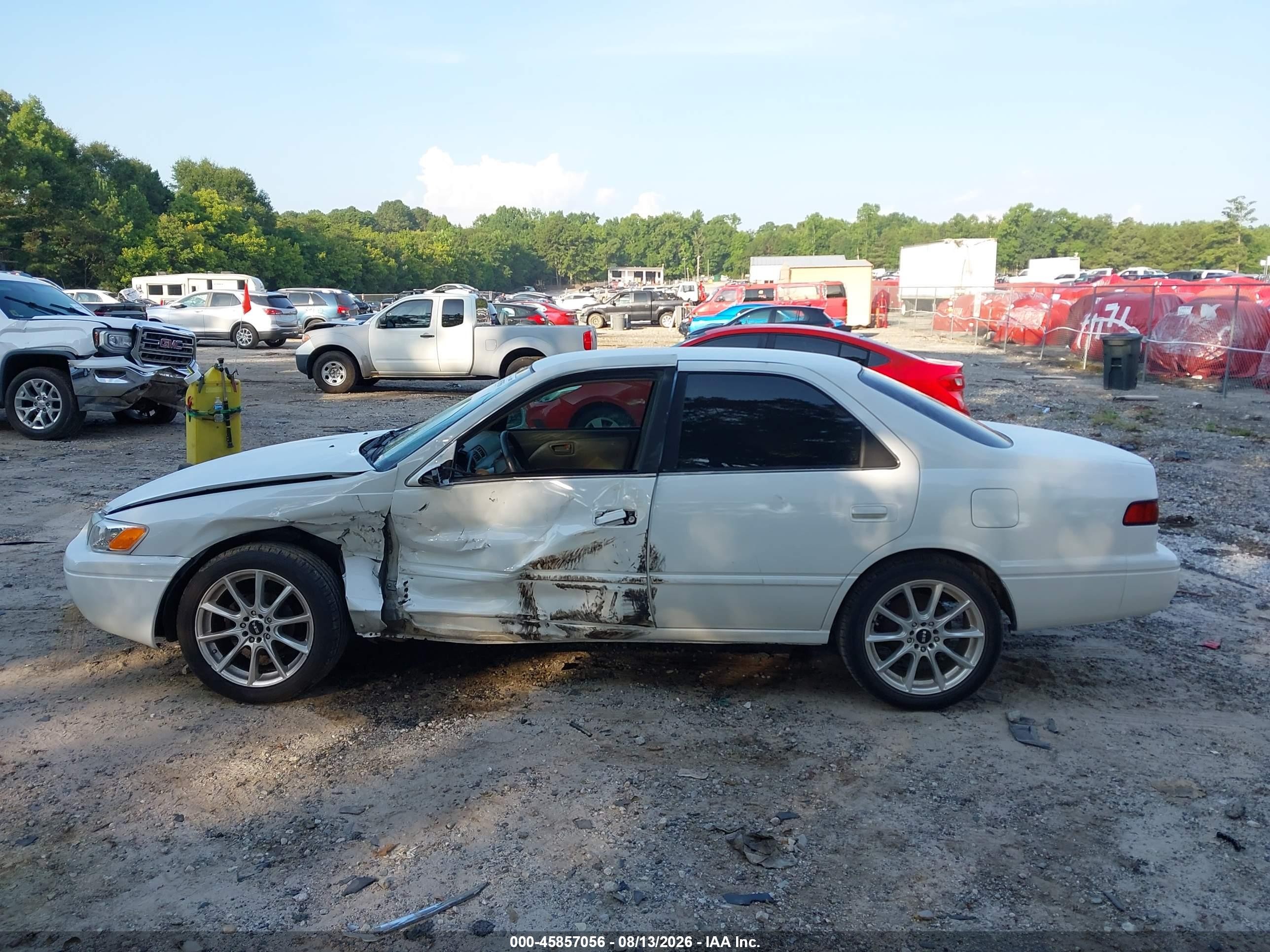 1999 Toyota Camry Le White vin: JT2BG22K8X0295348