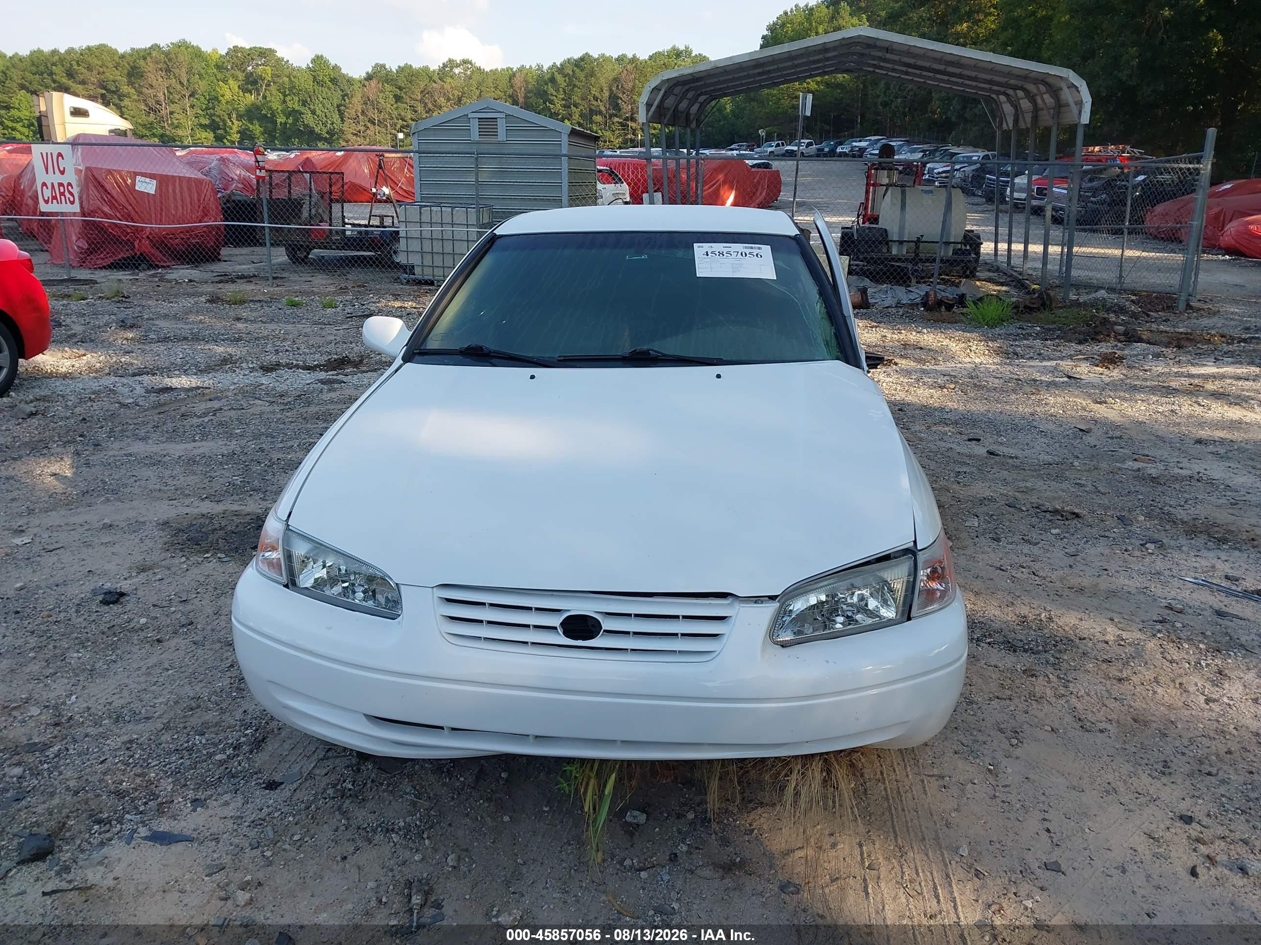 1999 Toyota Camry Le White vin: JT2BG22K8X0295348