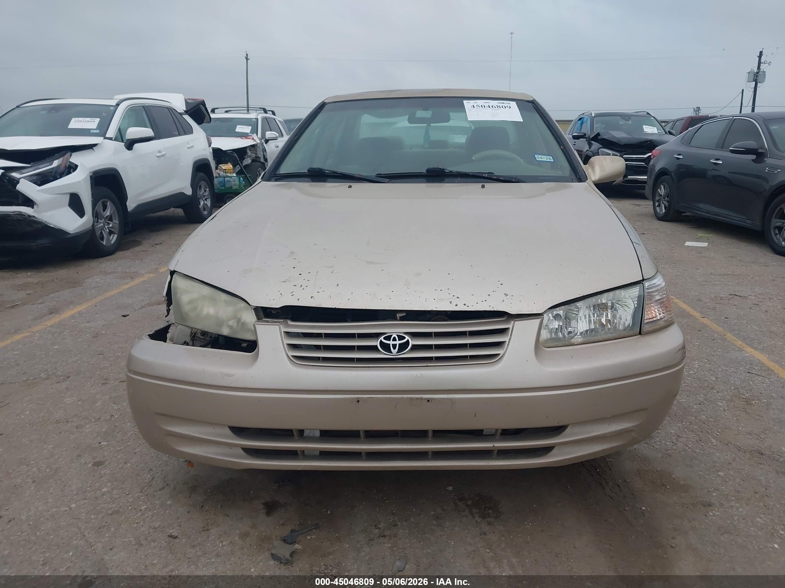 2000 Toyota Camry Le Бежевый vin: JT2BG22K8Y0448621