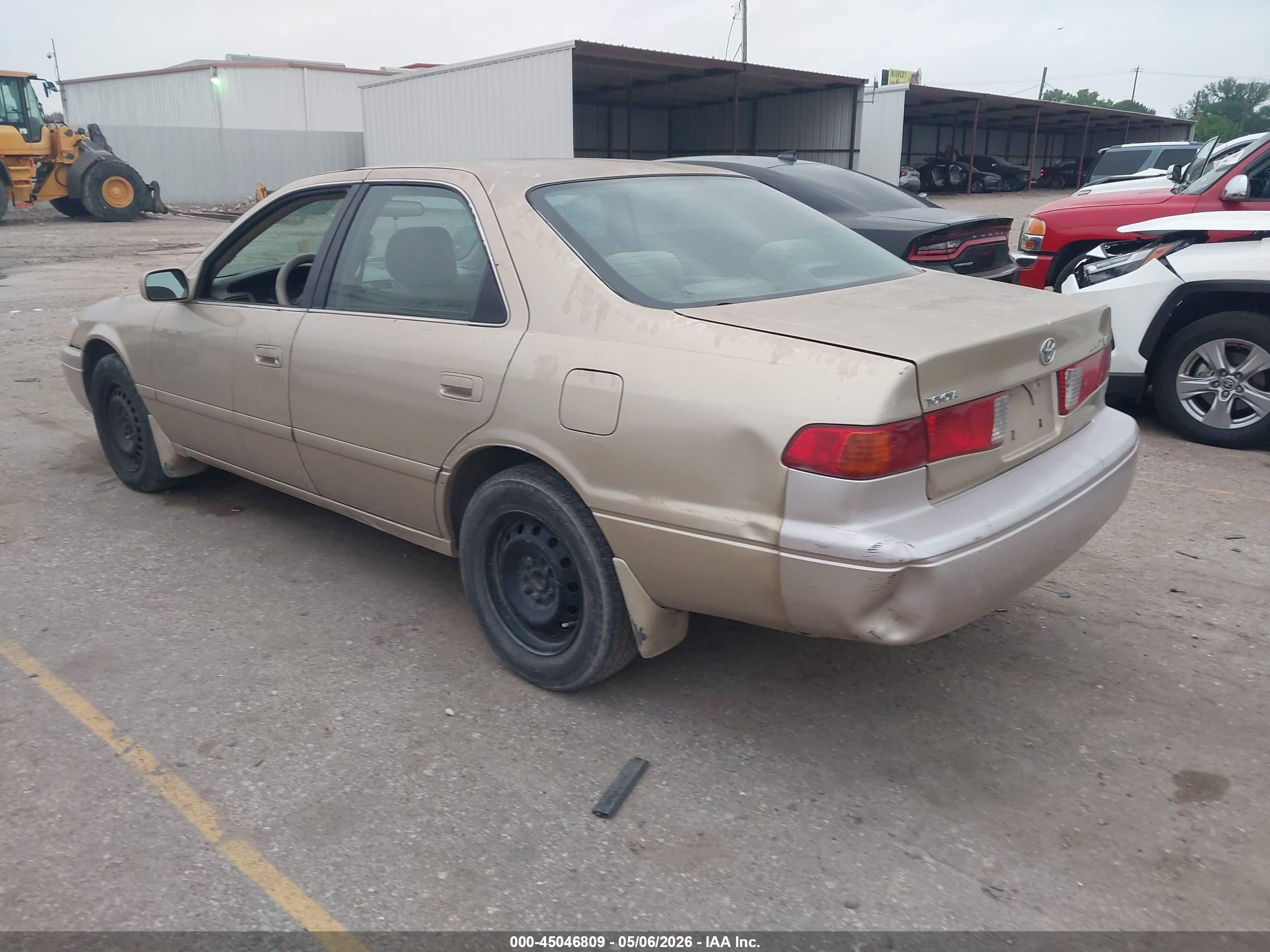 2000 Toyota Camry Le Бежевый vin: JT2BG22K8Y0448621