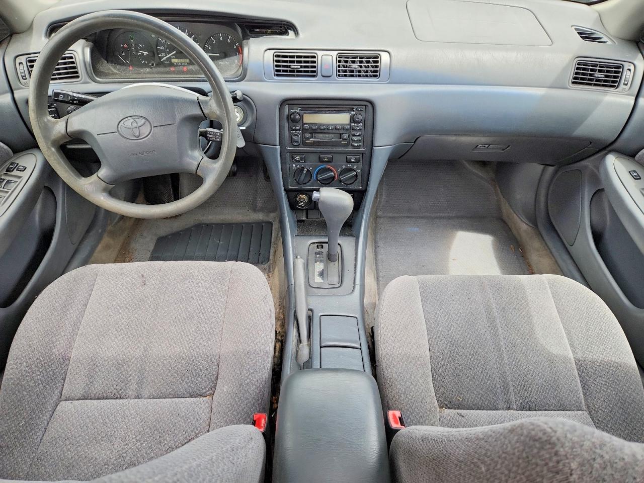 2000 Toyota Camry Ce Silver vin: JT2BG22K8Y0457299