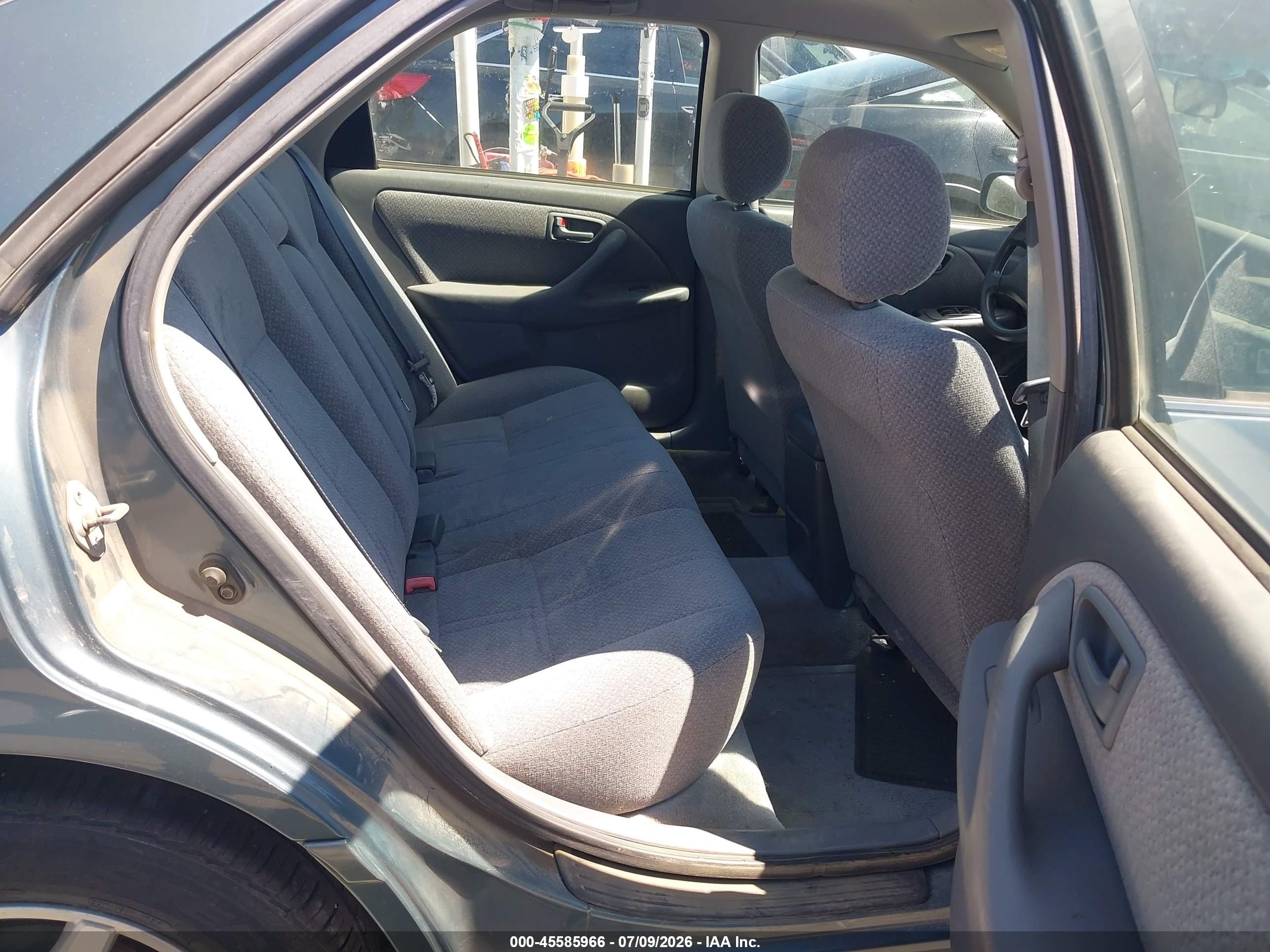2000 Toyota Camry Le Blue vin: JT2BG22K8Y0460638