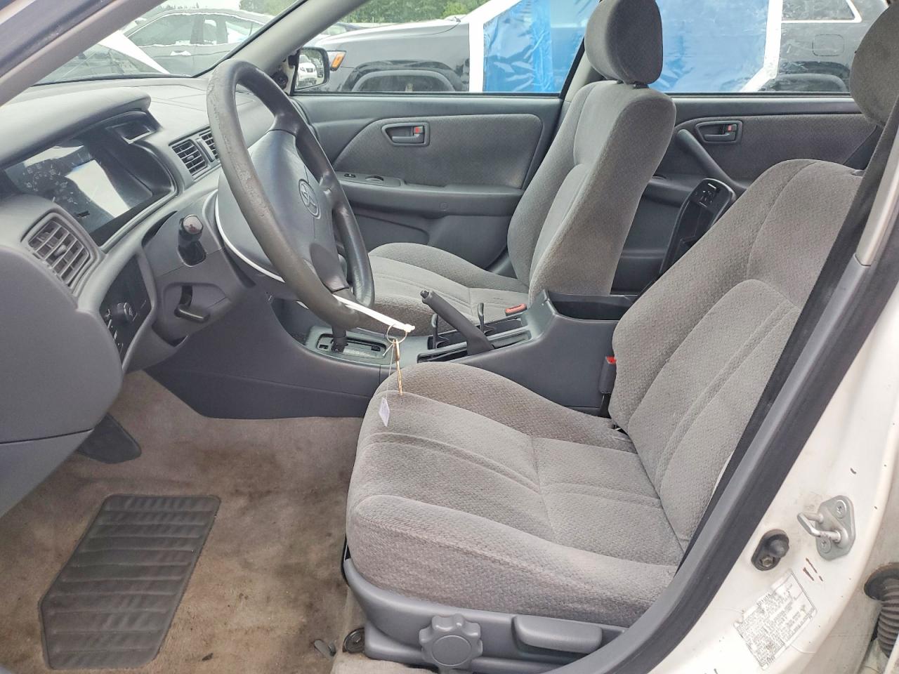 2000 Toyota Camry Le Белый vin: JT2BG22K8Y0481831