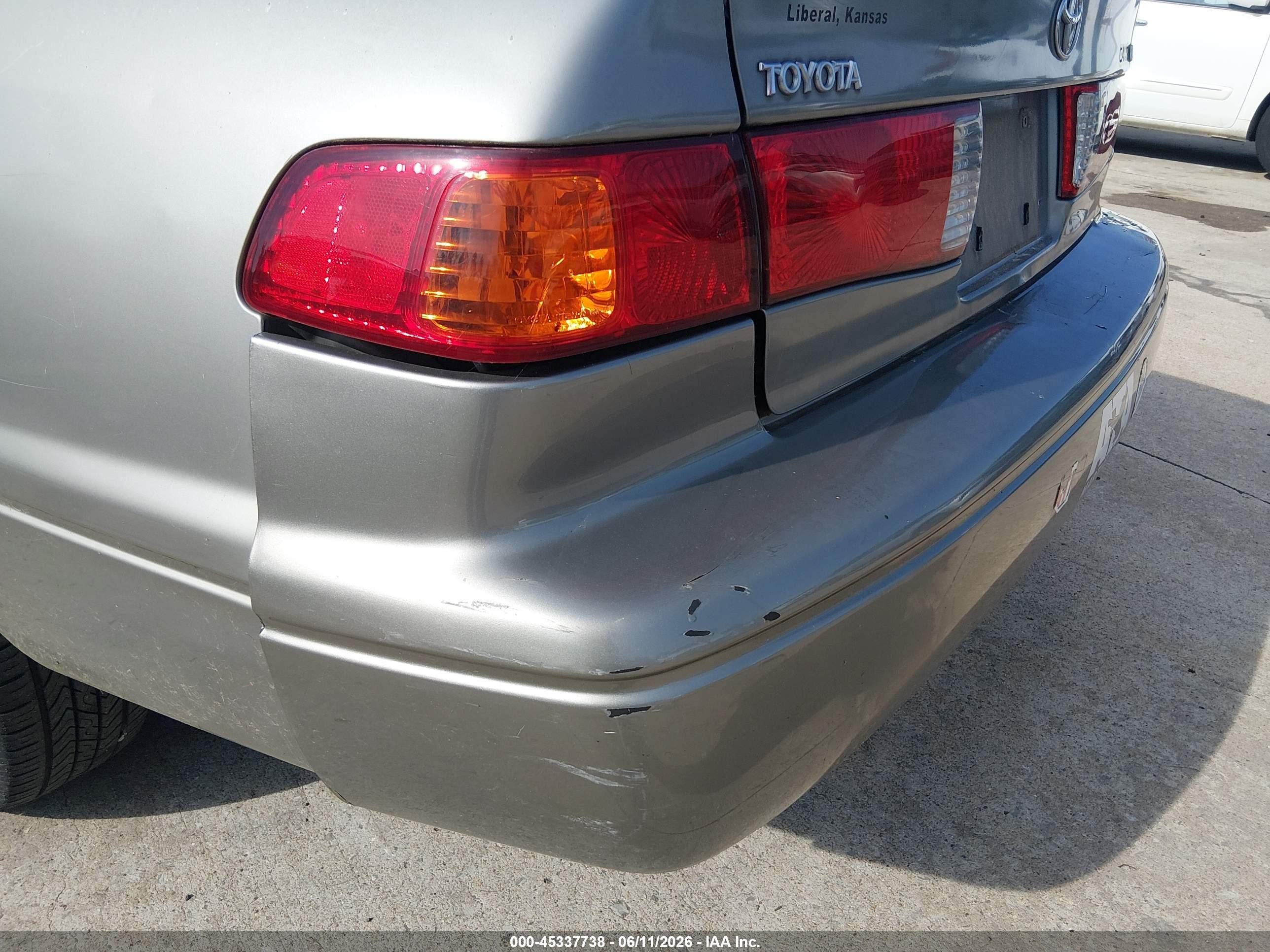 2000 Toyota Camry Le Gray vin: JT2BG22K8Y0482025
