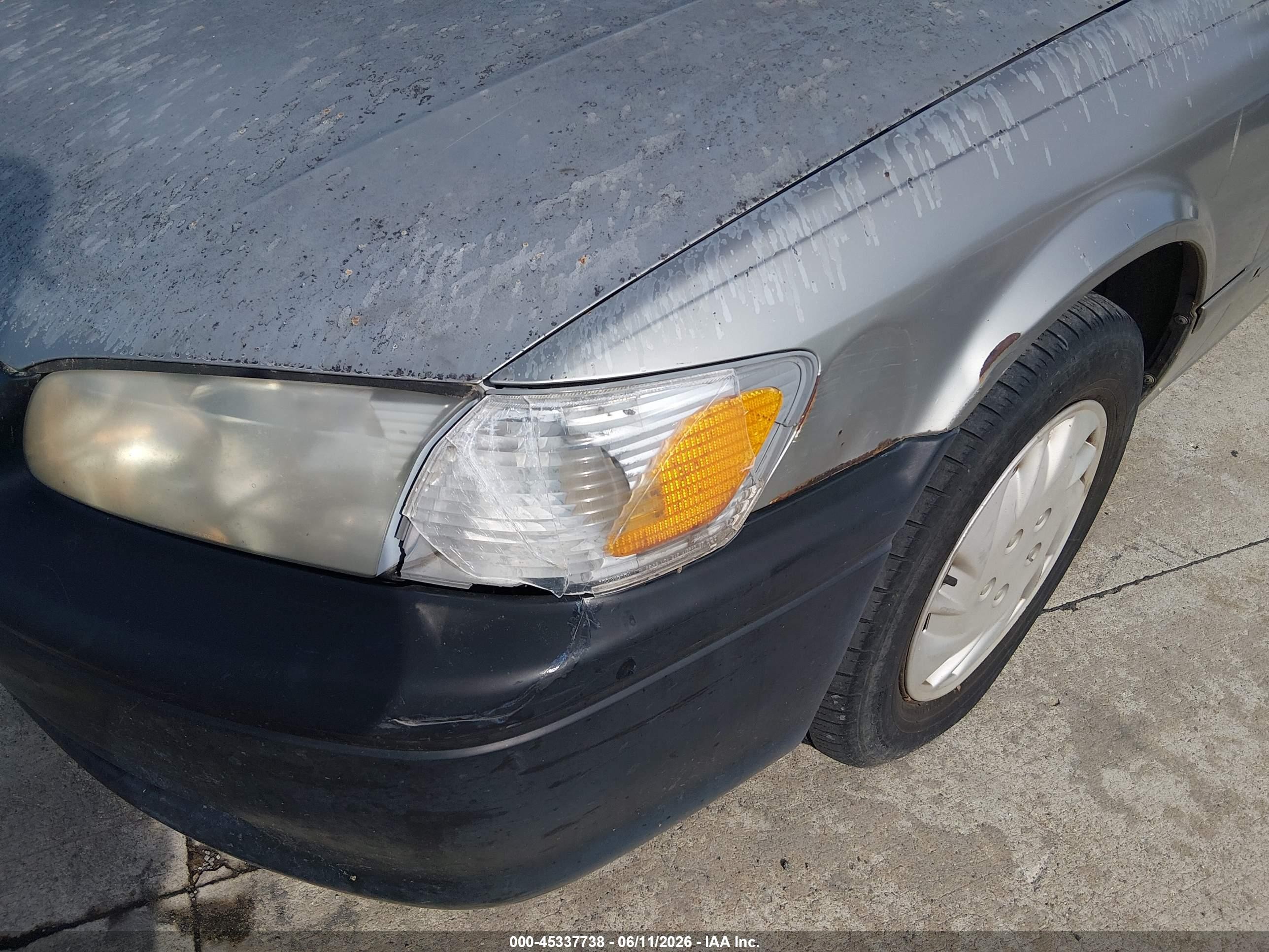 2000 Toyota Camry Le Gray vin: JT2BG22K8Y0482025