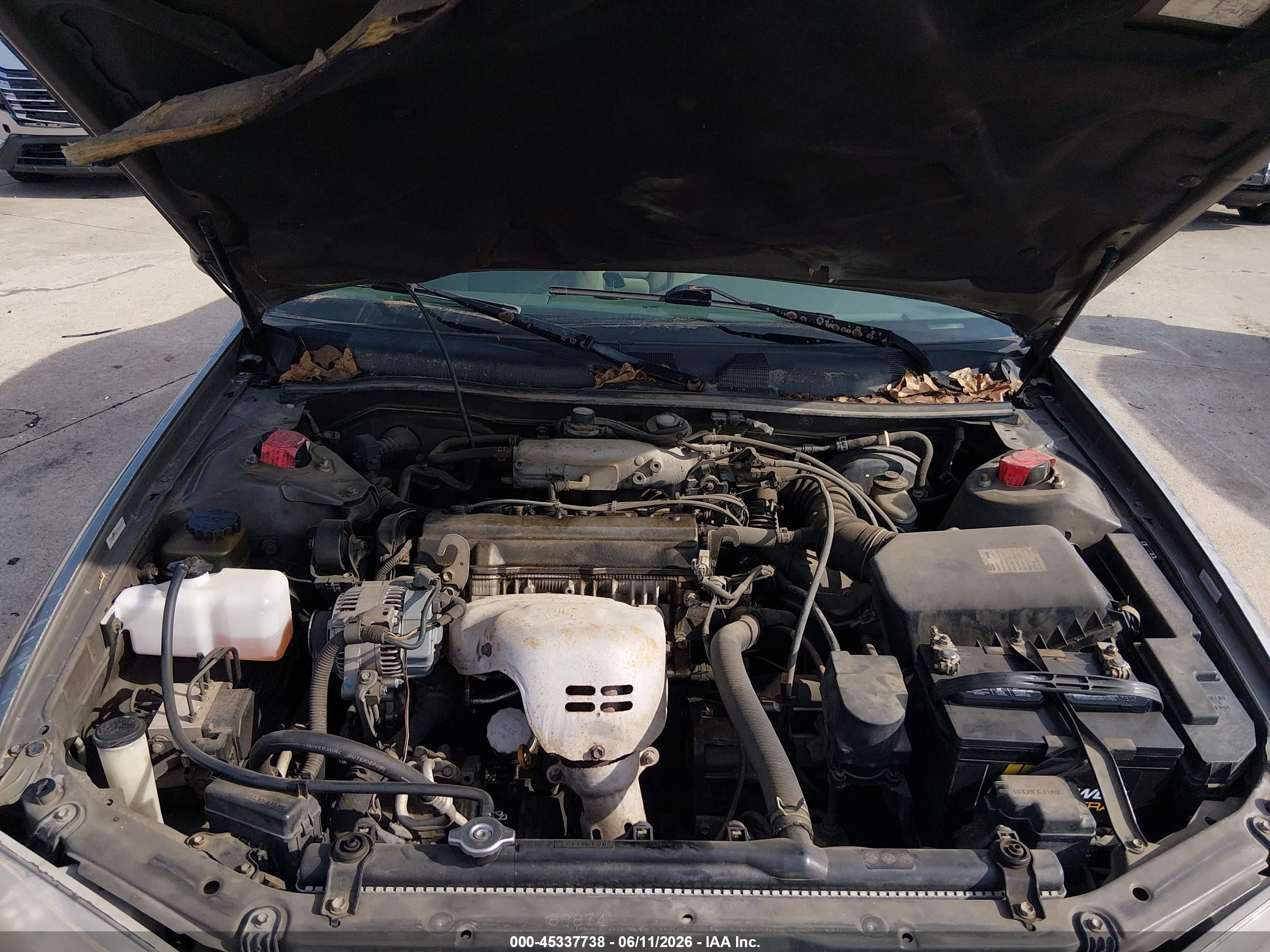 2000 Toyota Camry Le Gray vin: JT2BG22K8Y0482025