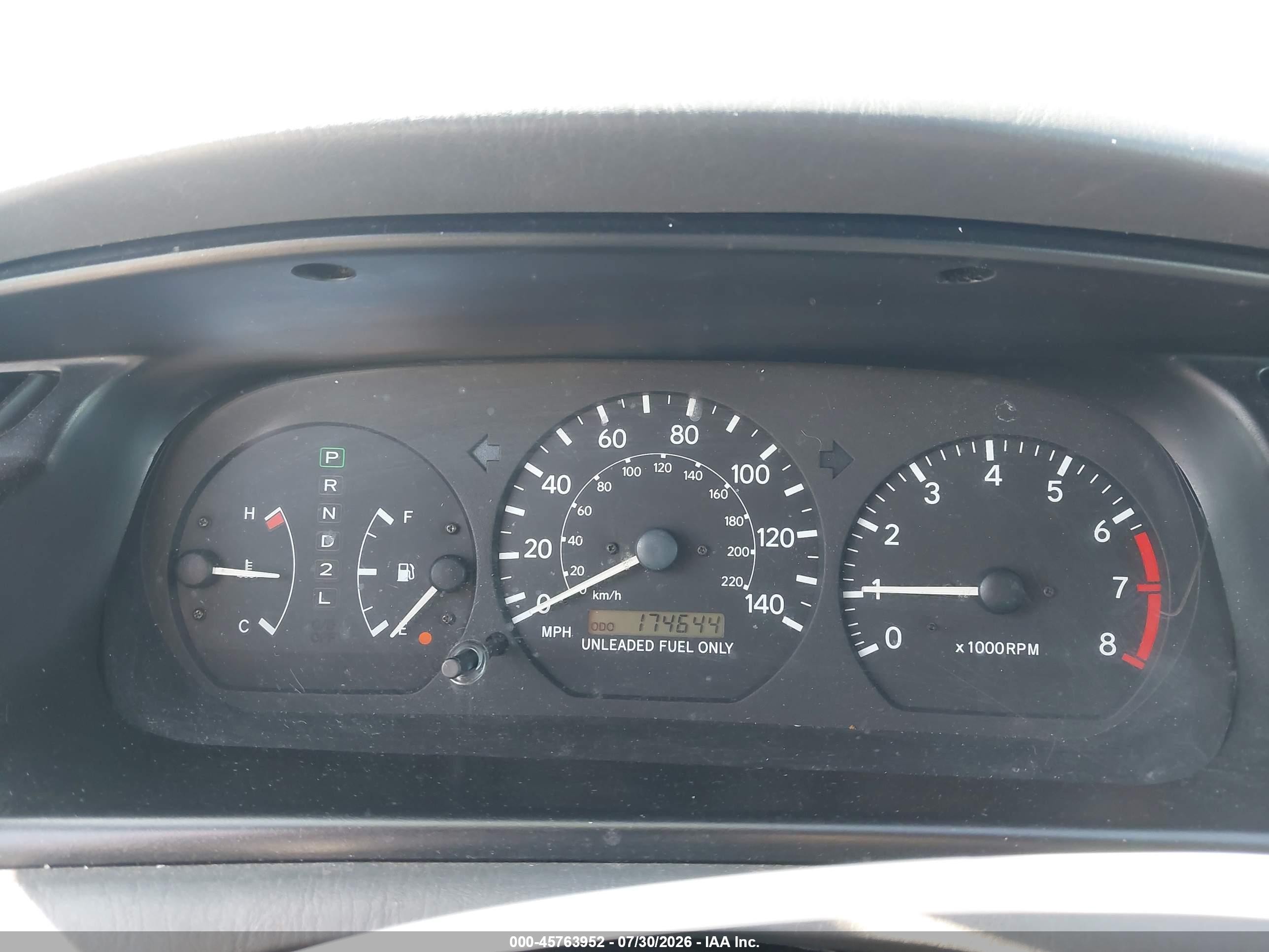 2000 Toyota Camry Le Silver vin: JT2BG22K8Y0498614