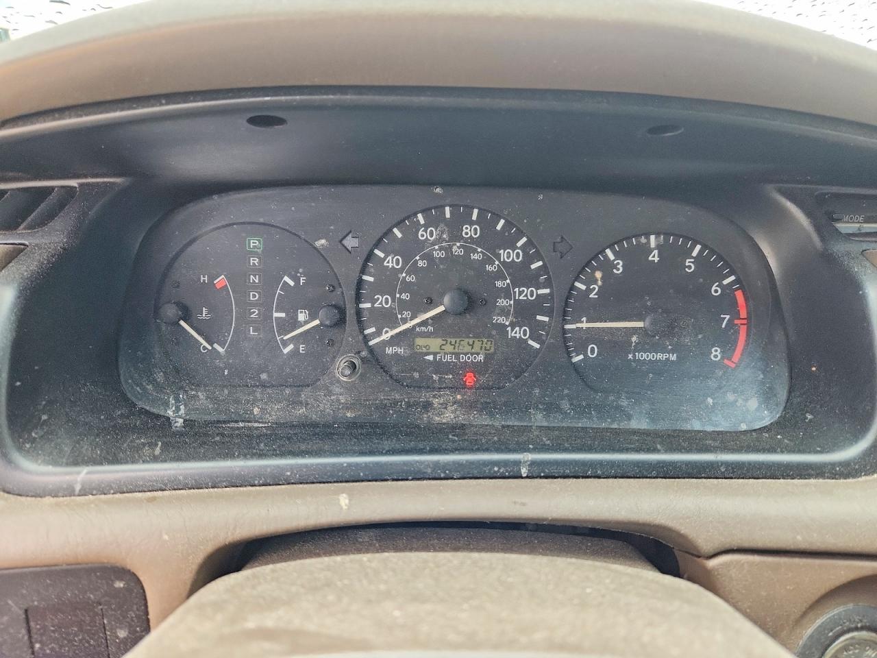 2000 Toyota Camry 4d 2wd Gold vin: JT2BG22K8Y0522569