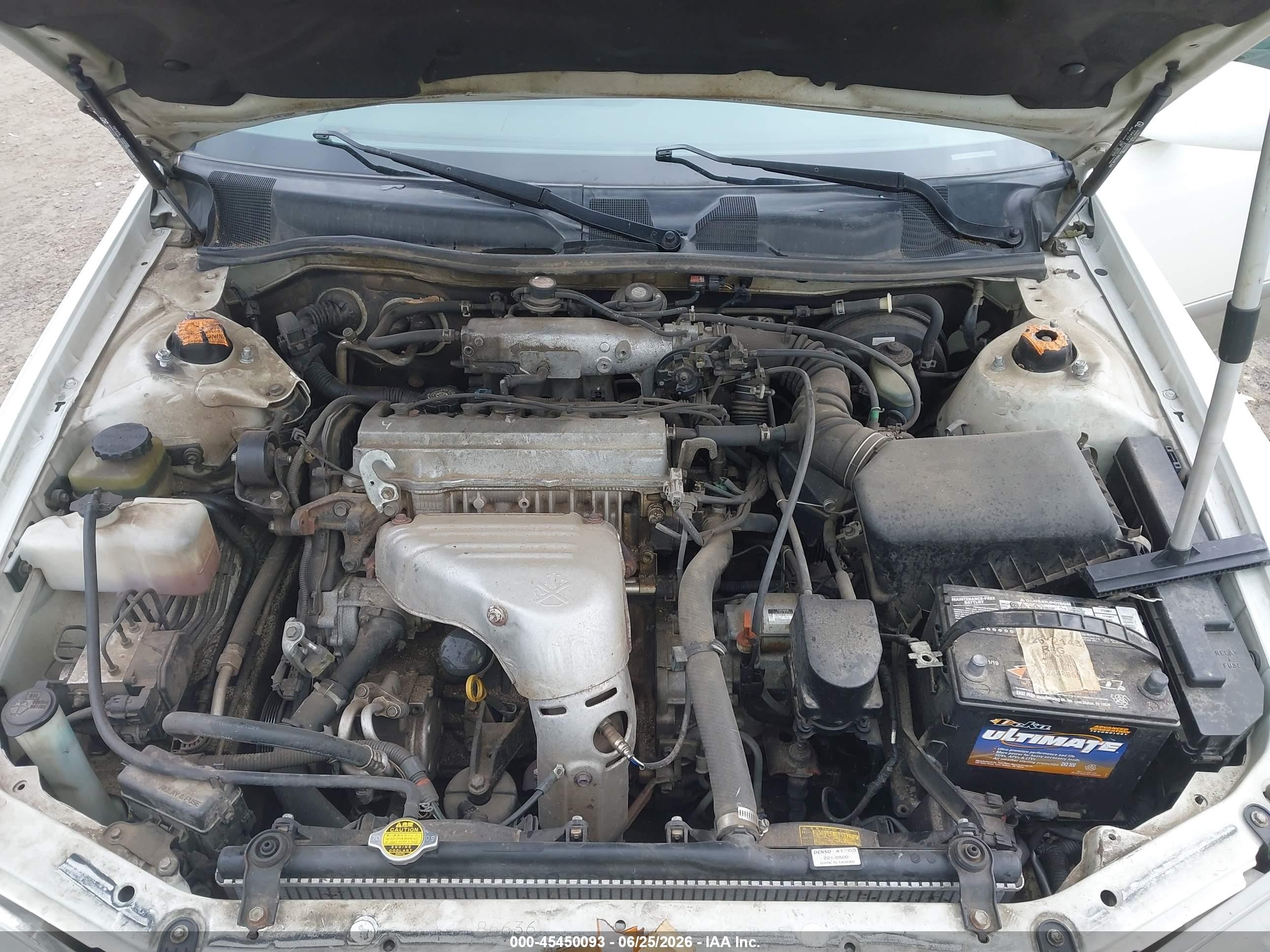 2001 Toyota Camry Le White vin: JT2BG22K910547308