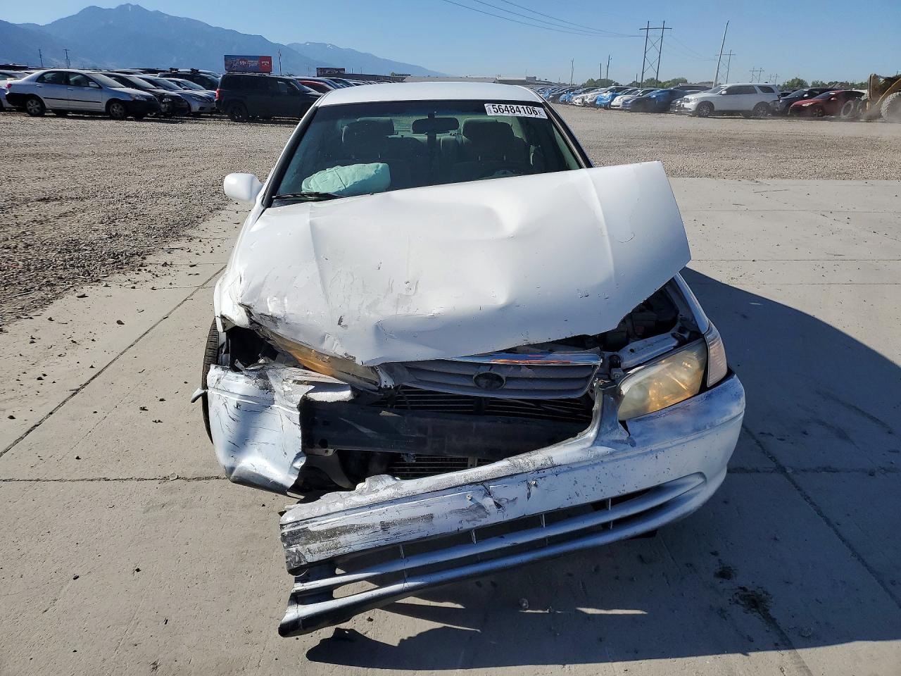 2001 Toyota Camry Le White vin: JT2BG22K910558454