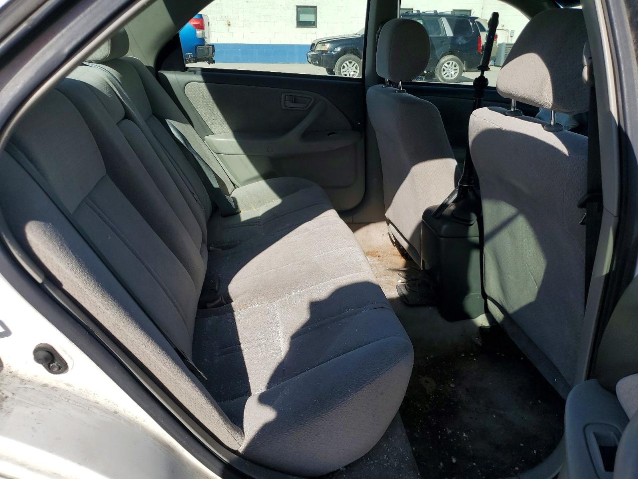 2001 Toyota Camry Le White vin: JT2BG22K910558454