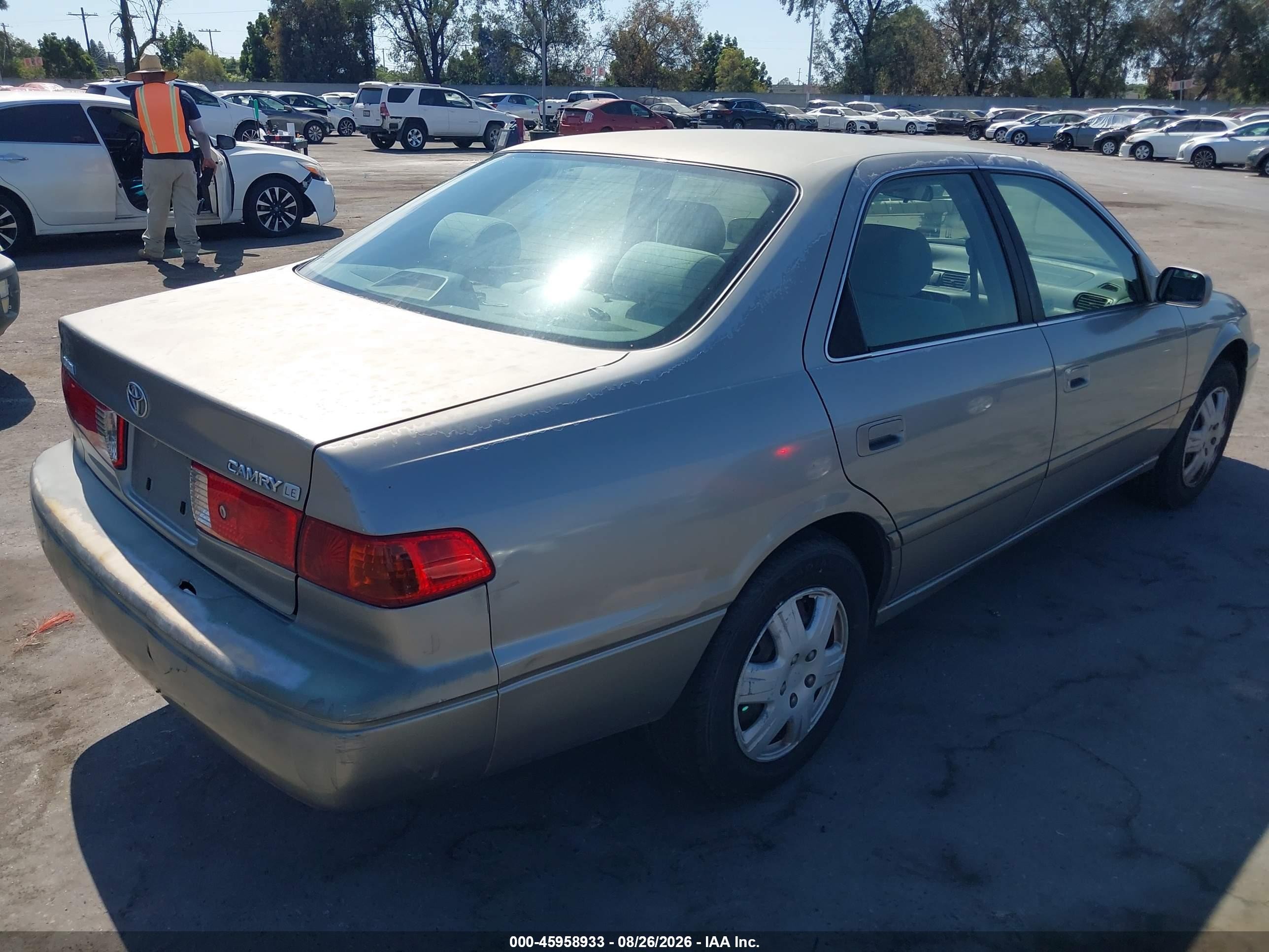 2001 Toyota Camry Le Серый vin: JT2BG22K910606115