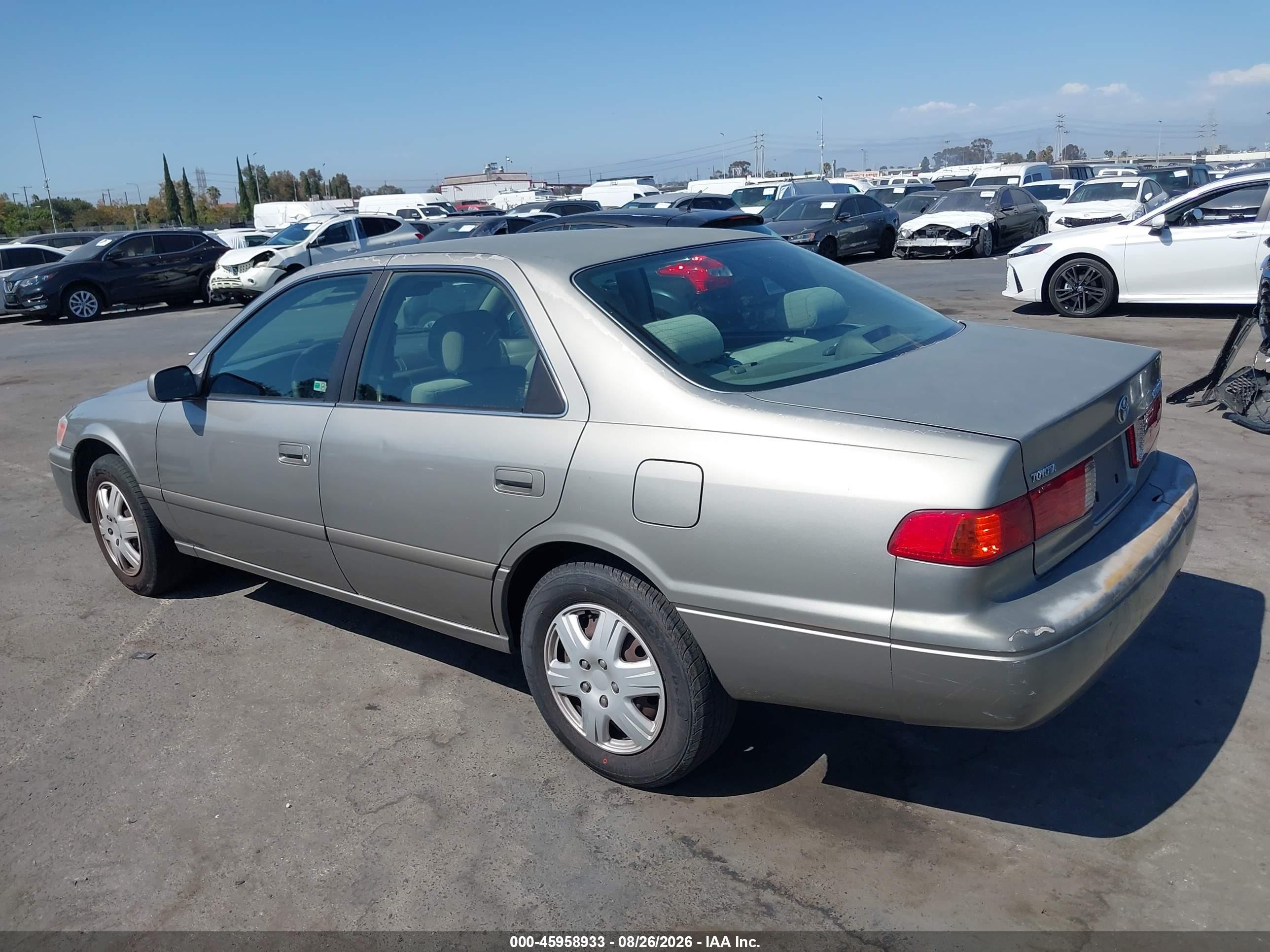 2001 Toyota Camry Le Серый vin: JT2BG22K910606115