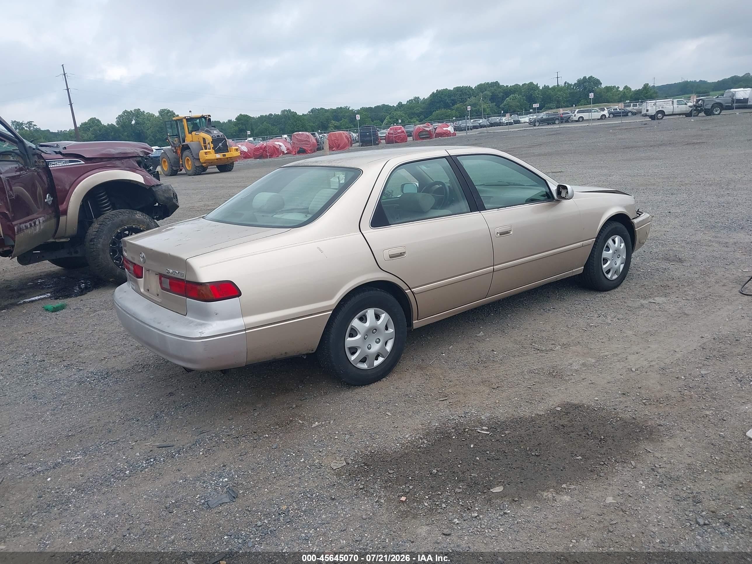 1999 Toyota Camry Le Gold vin: JT2BG22K9X0302288
