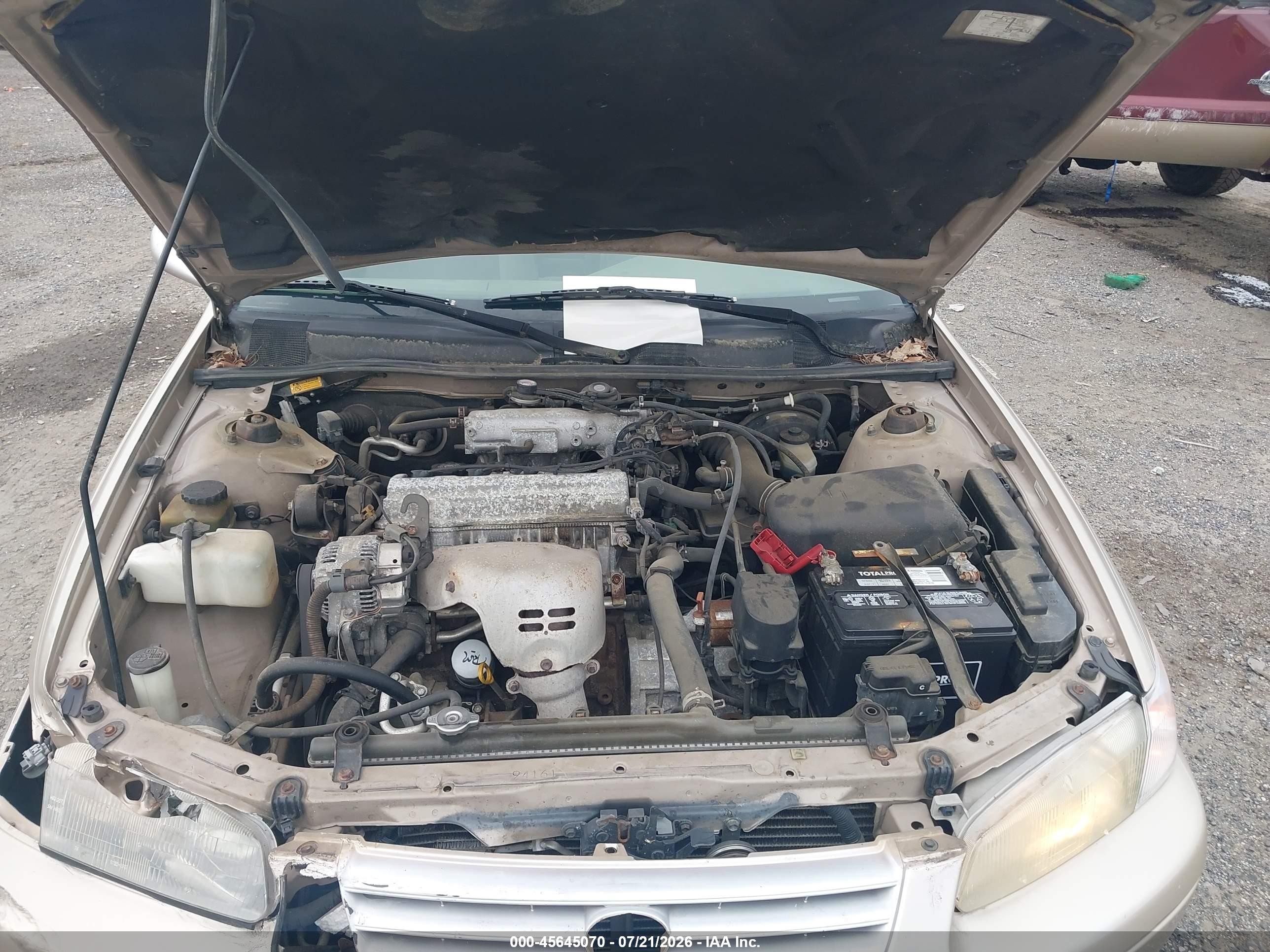 1999 Toyota Camry Le Gold vin: JT2BG22K9X0302288