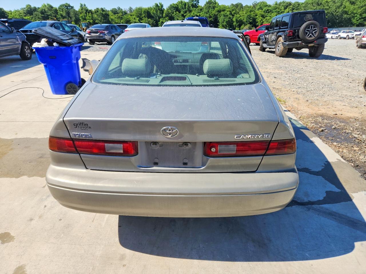 1999 Toyota Camry Le Tan vin: JT2BG22K9X0304560