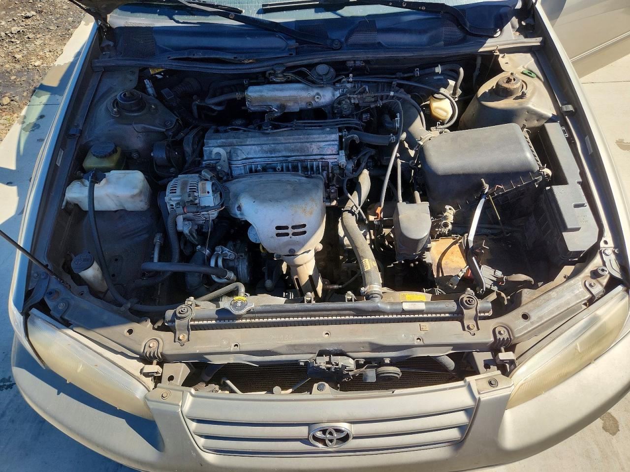 1999 Toyota Camry Le Tan vin: JT2BG22K9X0304560