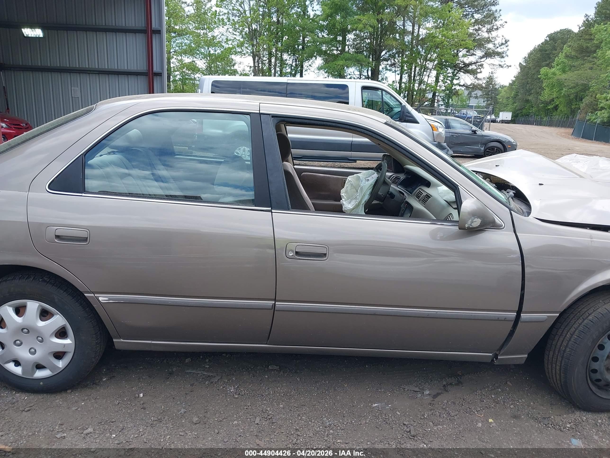 1999 Toyota Camry Le Бежевый vin: JT2BG22K9X0312755