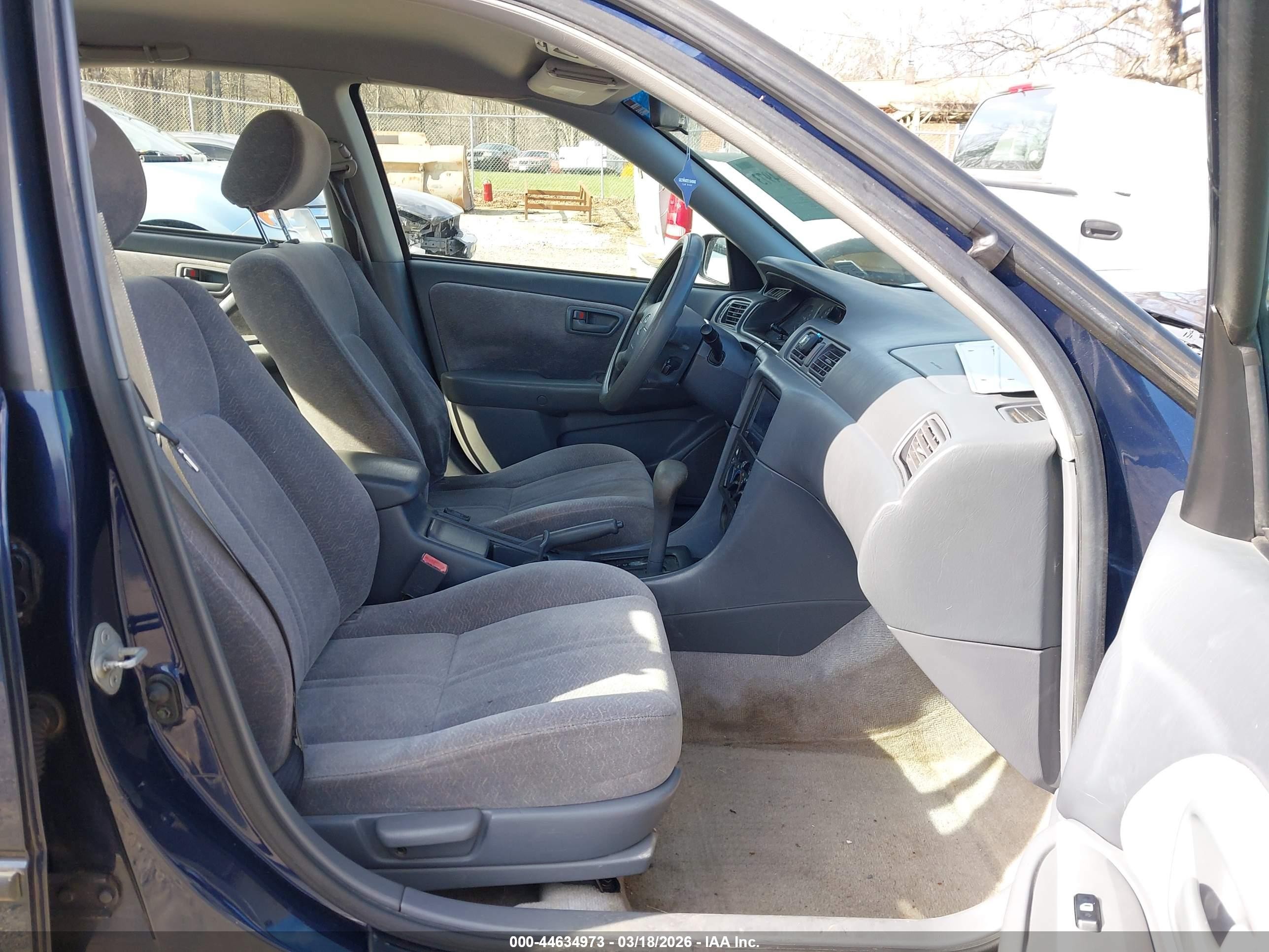 1999 Toyota Camry Le Blue vin: JT2BG22K9X0315865