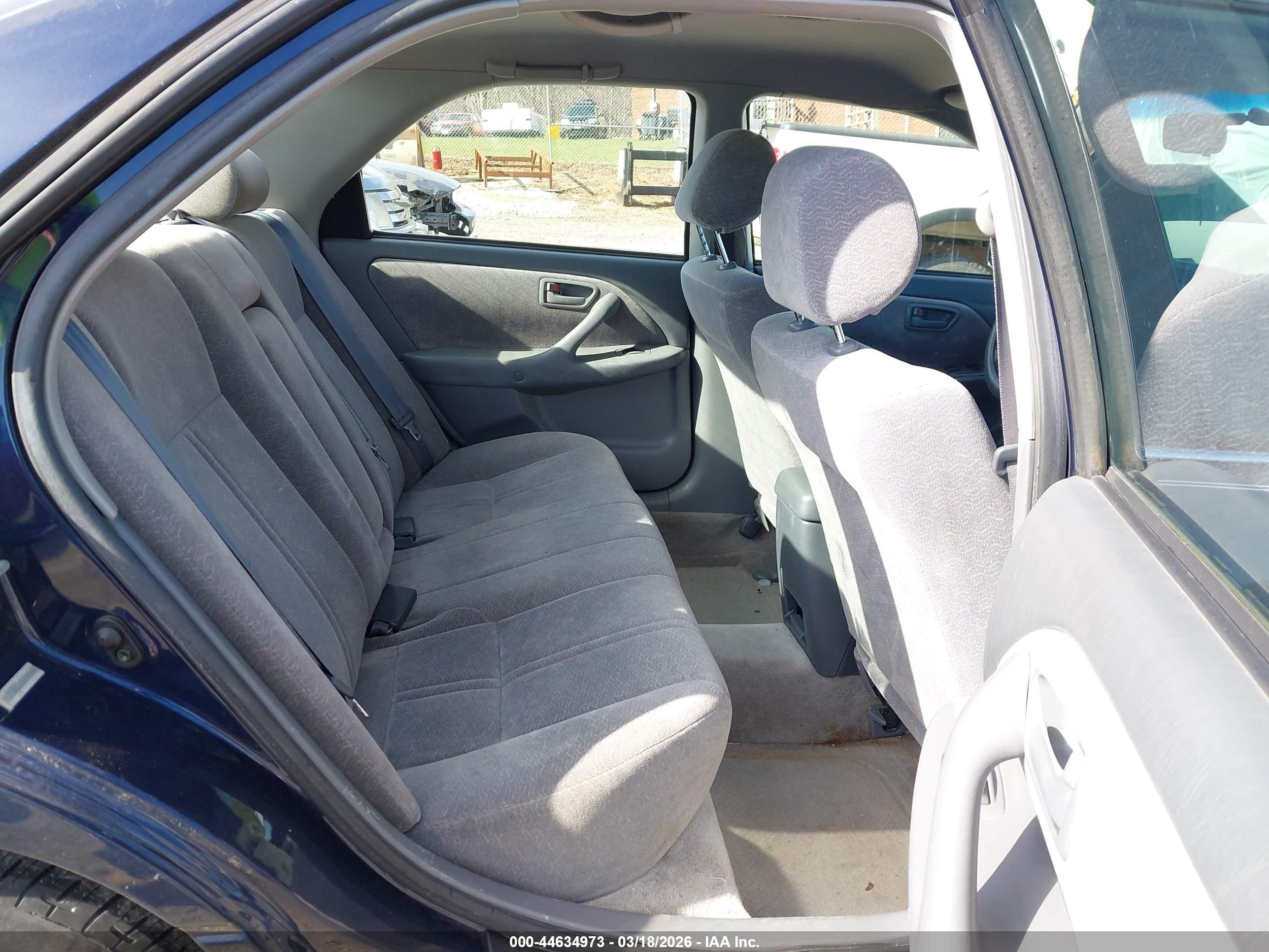 1999 Toyota Camry Le Blue vin: JT2BG22K9X0315865