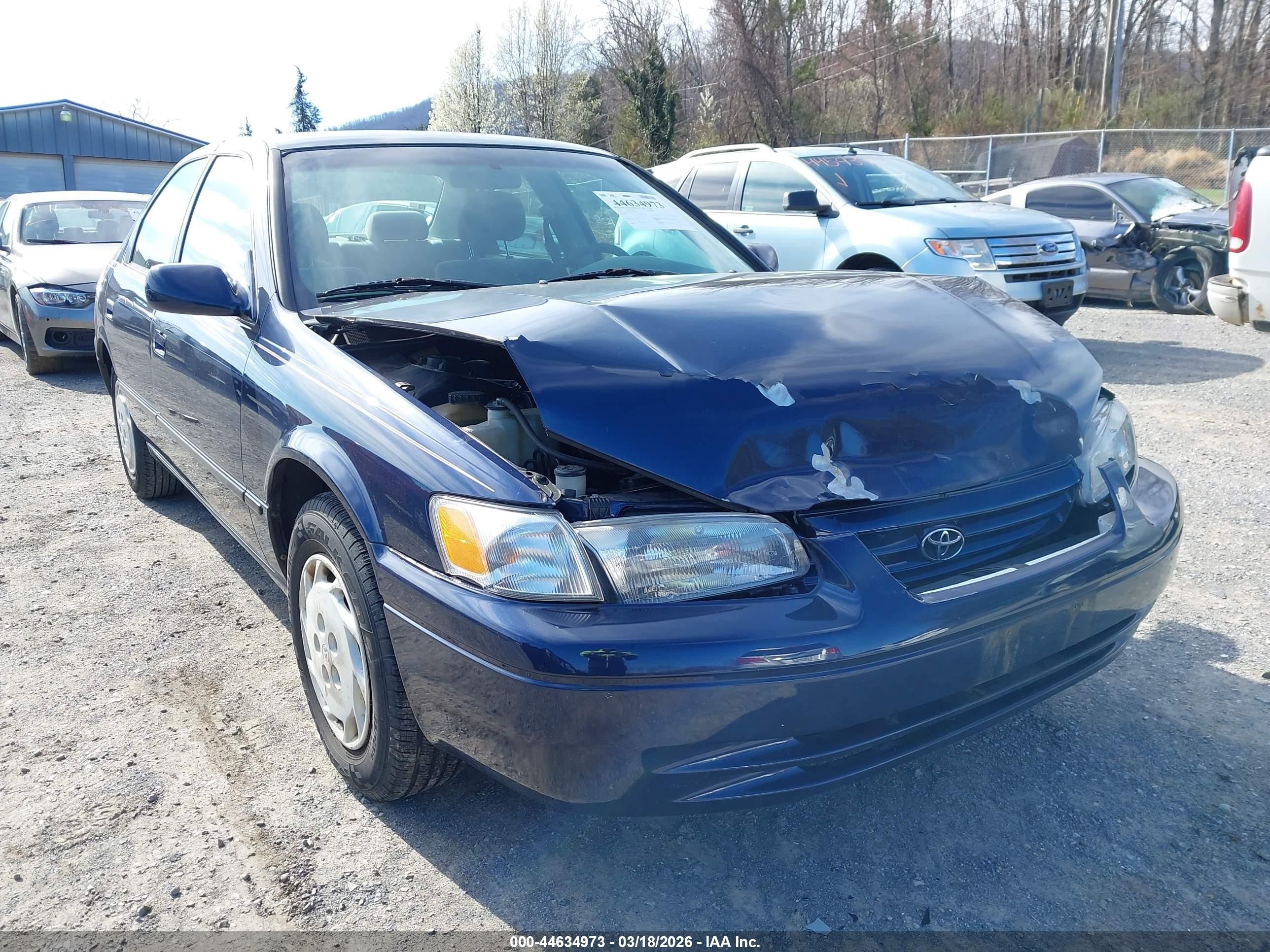 1999 Toyota Camry Le Blue vin: JT2BG22K9X0315865