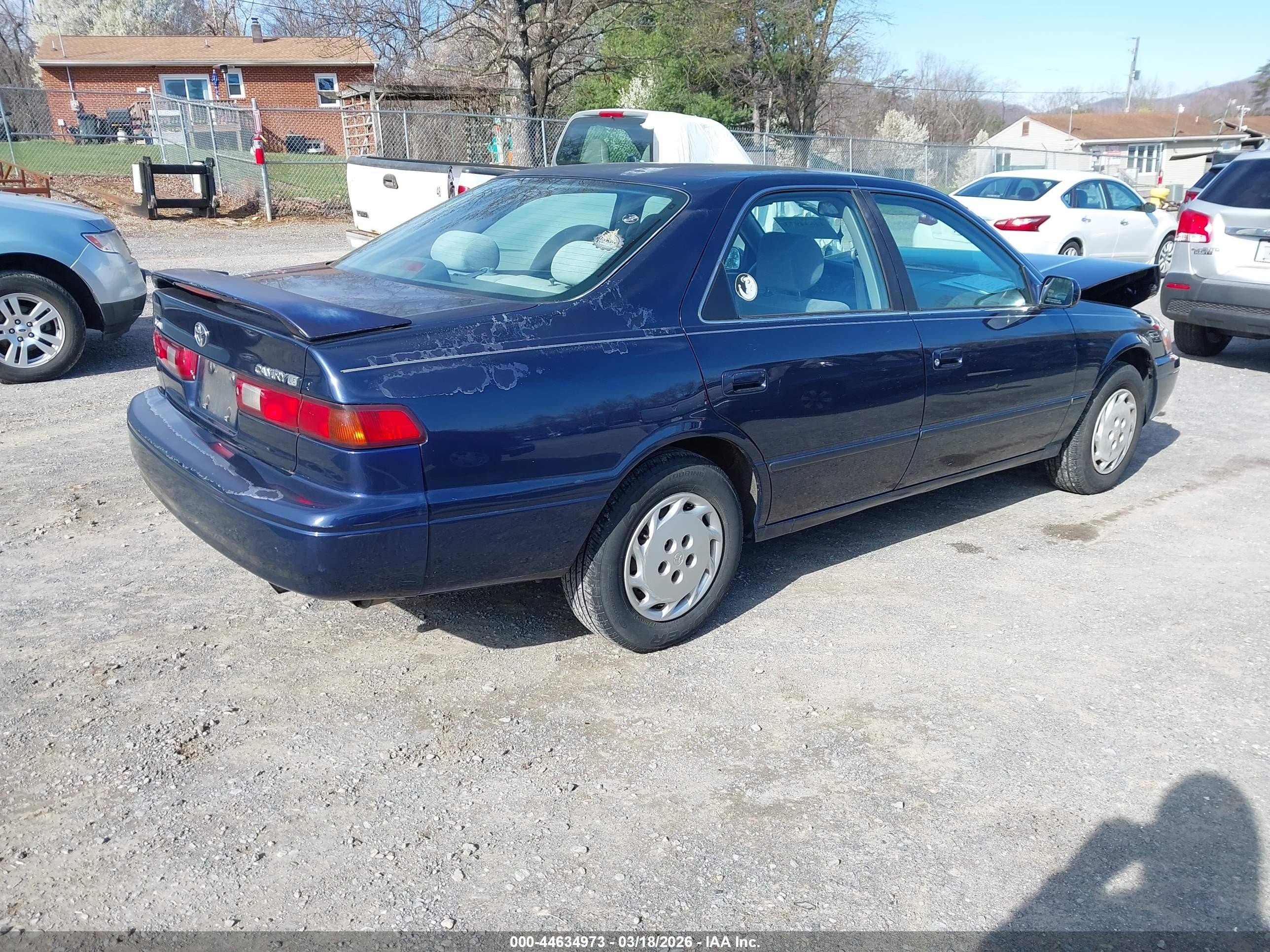 1999 Toyota Camry Le Blue vin: JT2BG22K9X0315865