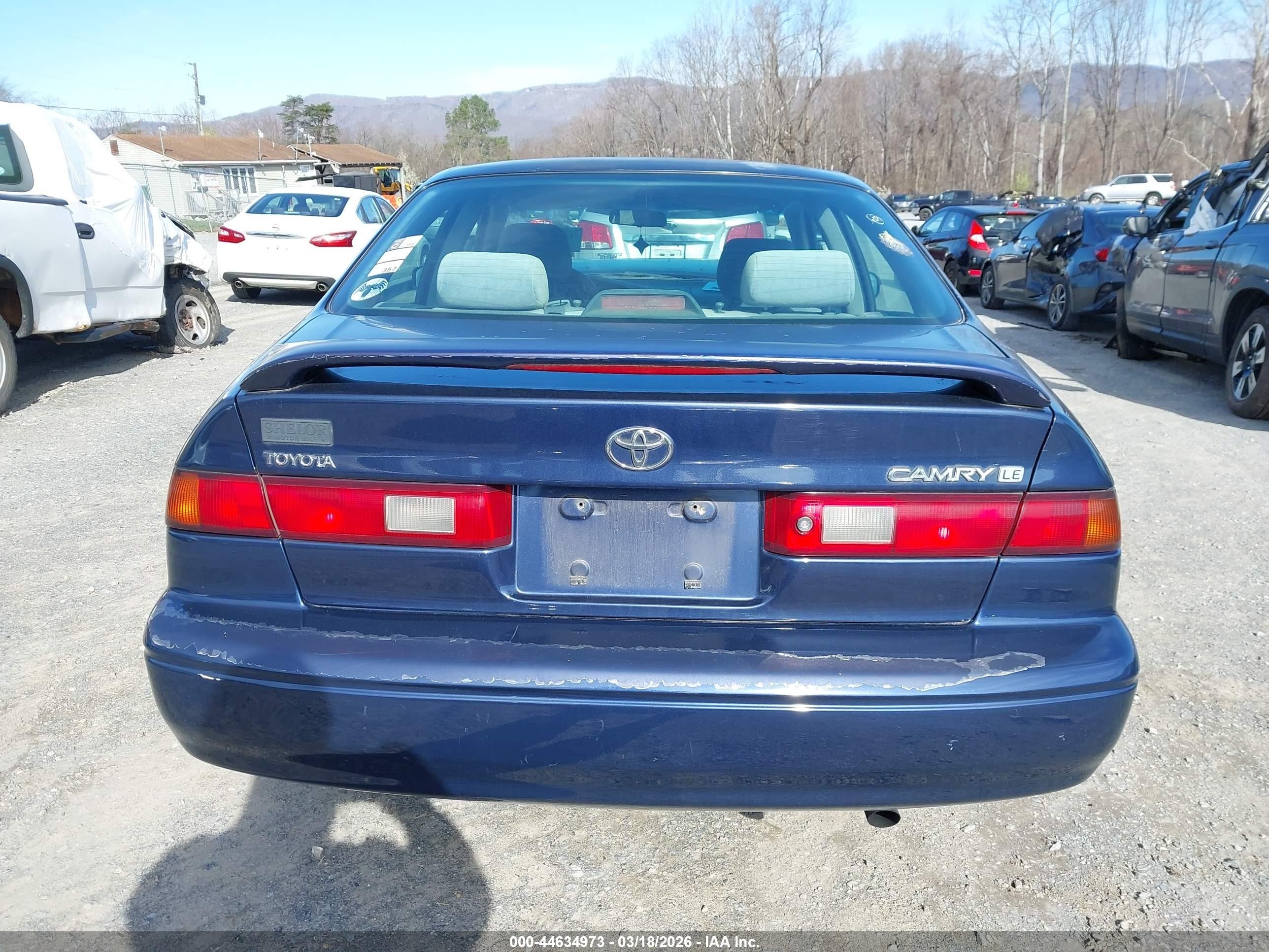 1999 Toyota Camry Le Blue vin: JT2BG22K9X0315865