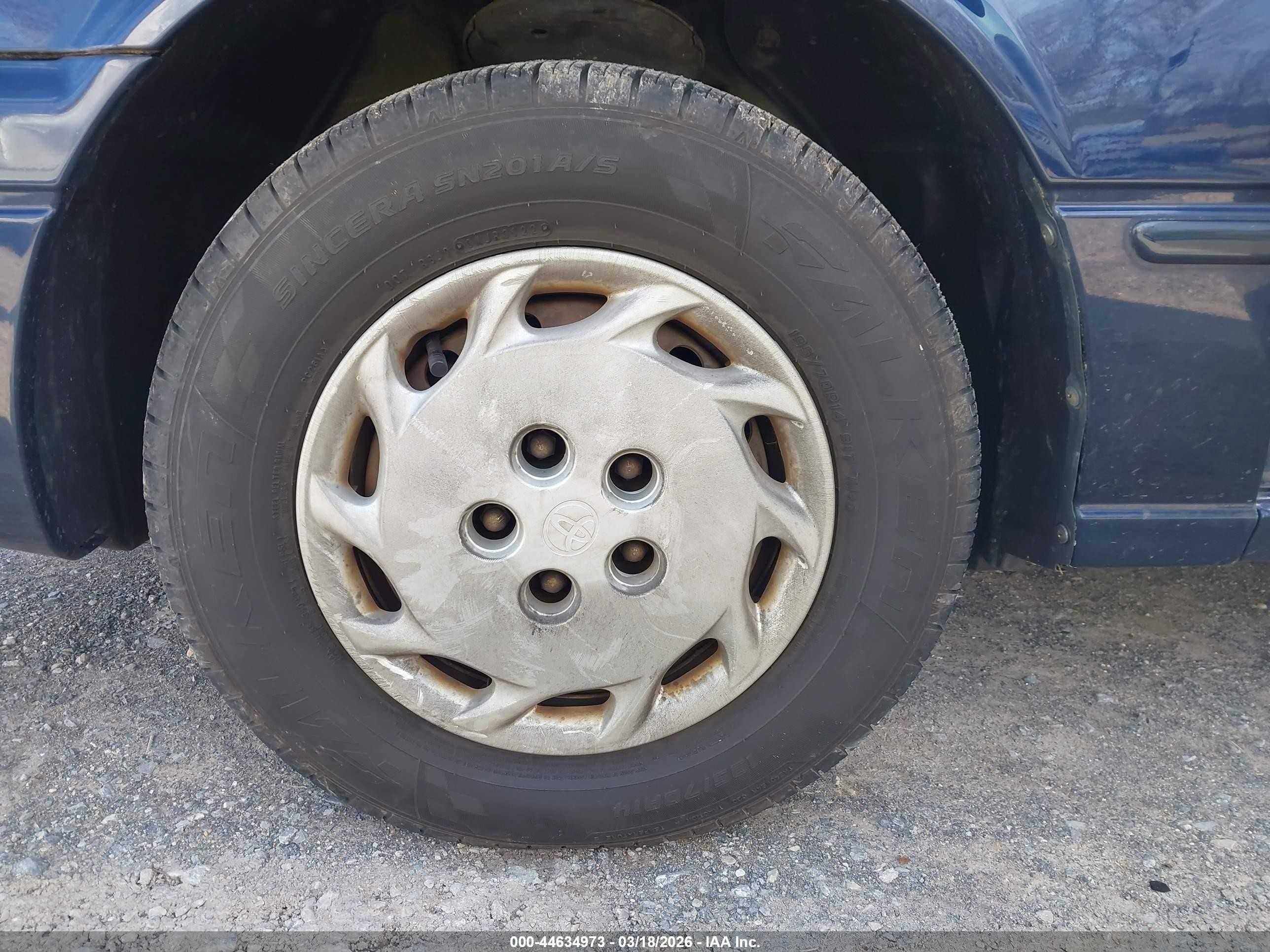 1999 Toyota Camry Le Blue vin: JT2BG22K9X0315865
