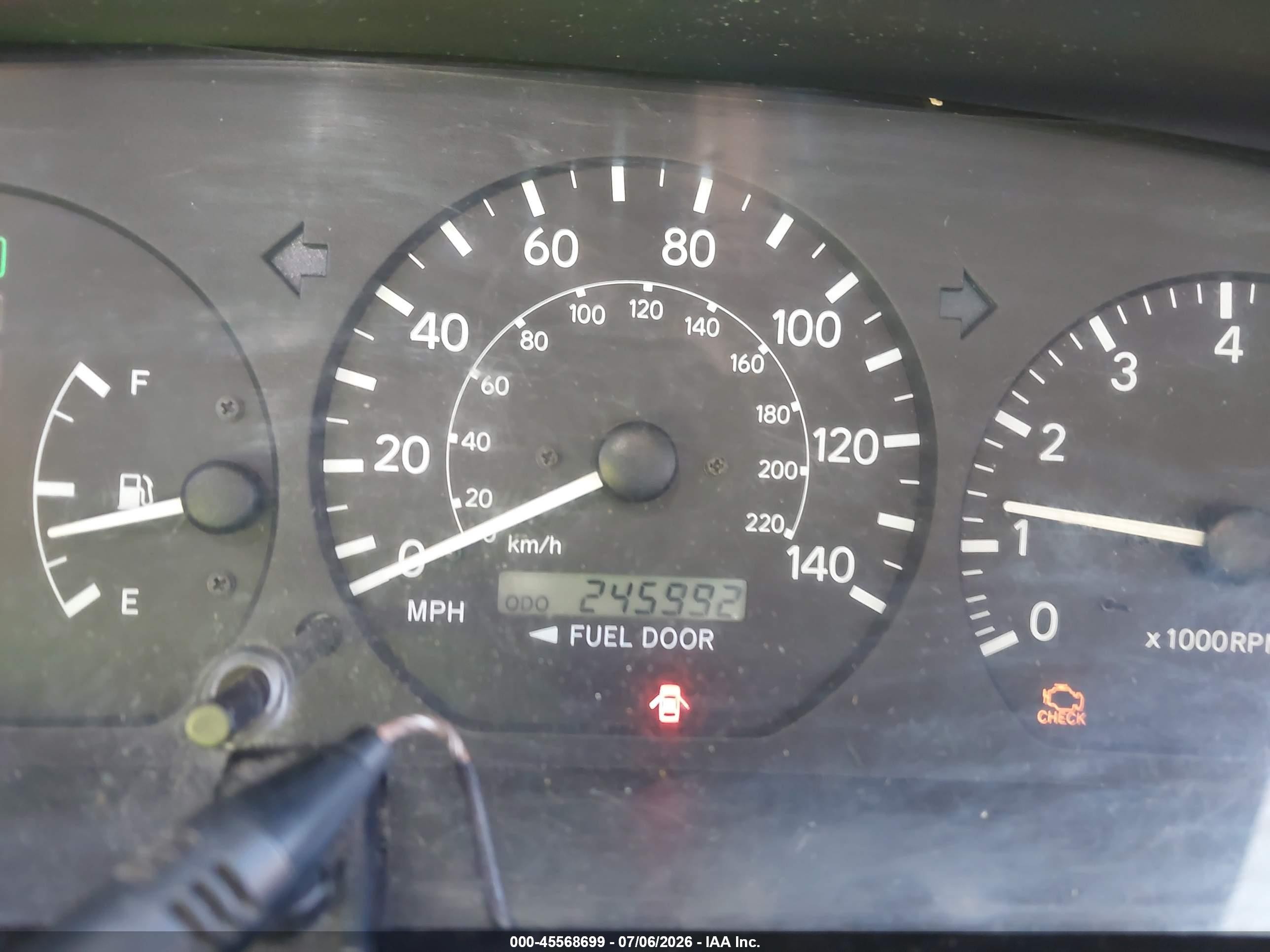 2000 Toyota Camry Le Silver vin: JT2BG22K9Y0383309
