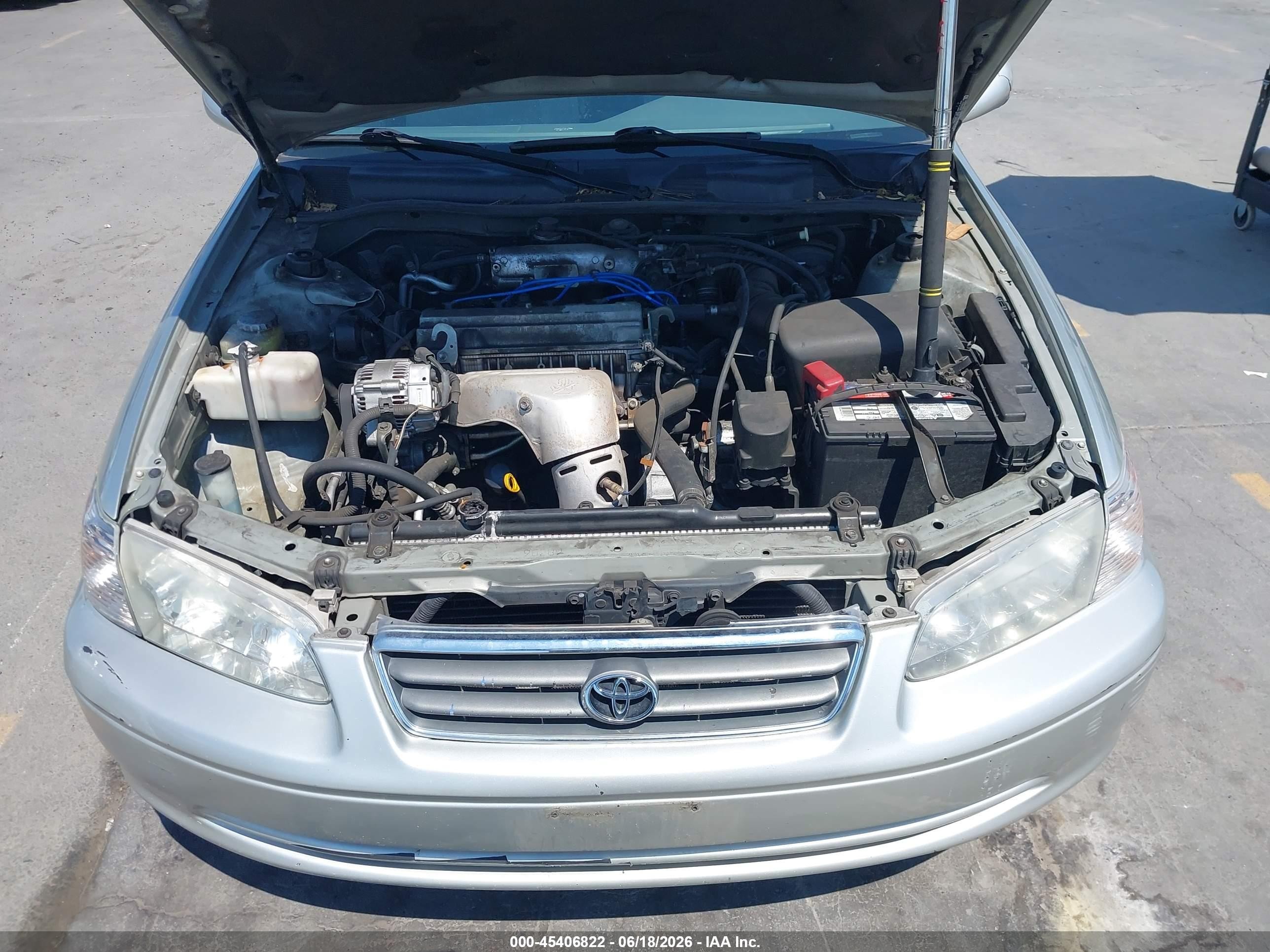 2001 Toyota Camry Le Silver vin: JT2BG22KX10550279