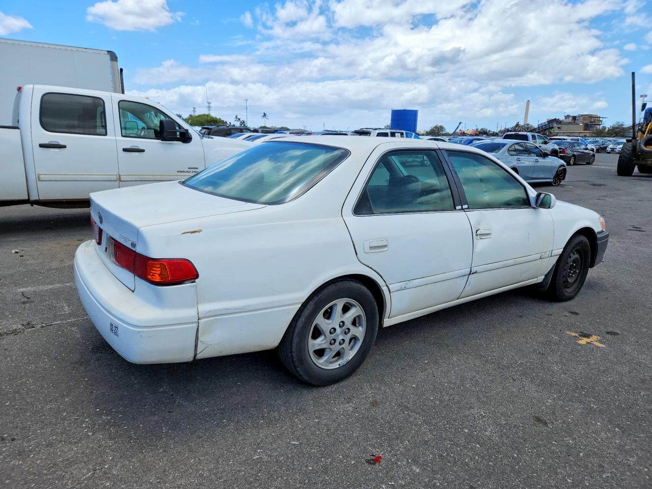 2001 Toyota Camry Ce White vin: JT2BG22KX10578440