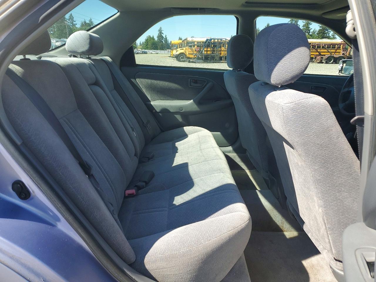 1997 Toyota Camry Le Silver vin: JT2BG22KXV0055134