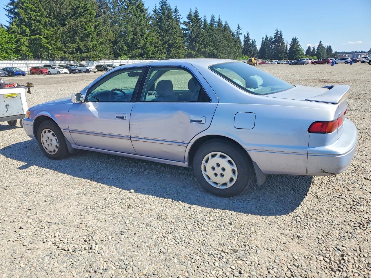 1997 Toyota Camry Le Silver vin: JT2BG22KXV0055134