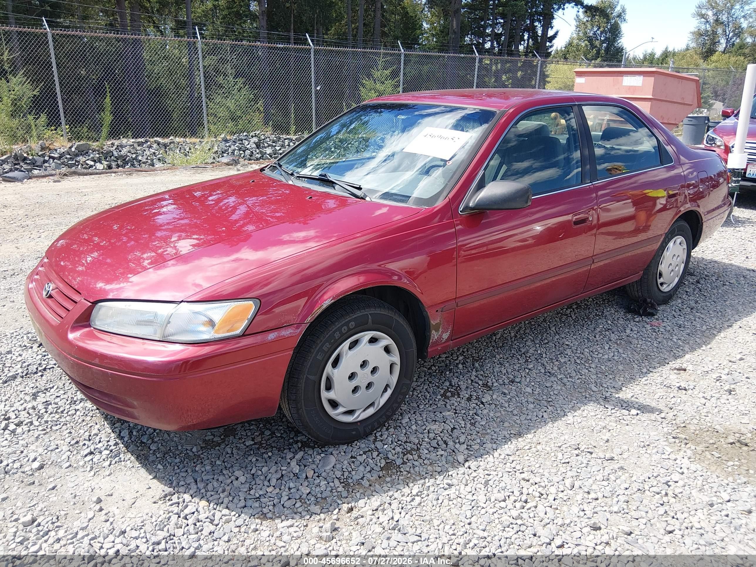 1997 Toyota Camry Le Maroon vin: JT2BG22KXV0057675