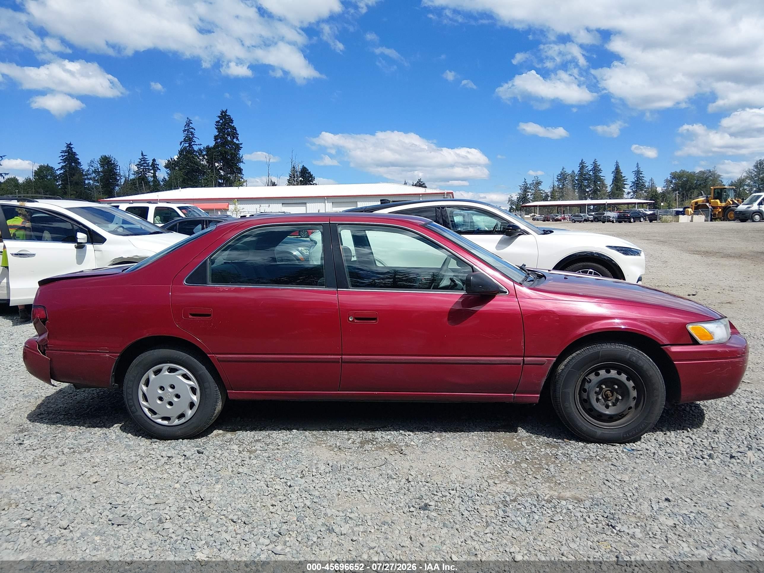 1997 Toyota Camry Le Maroon vin: JT2BG22KXV0057675