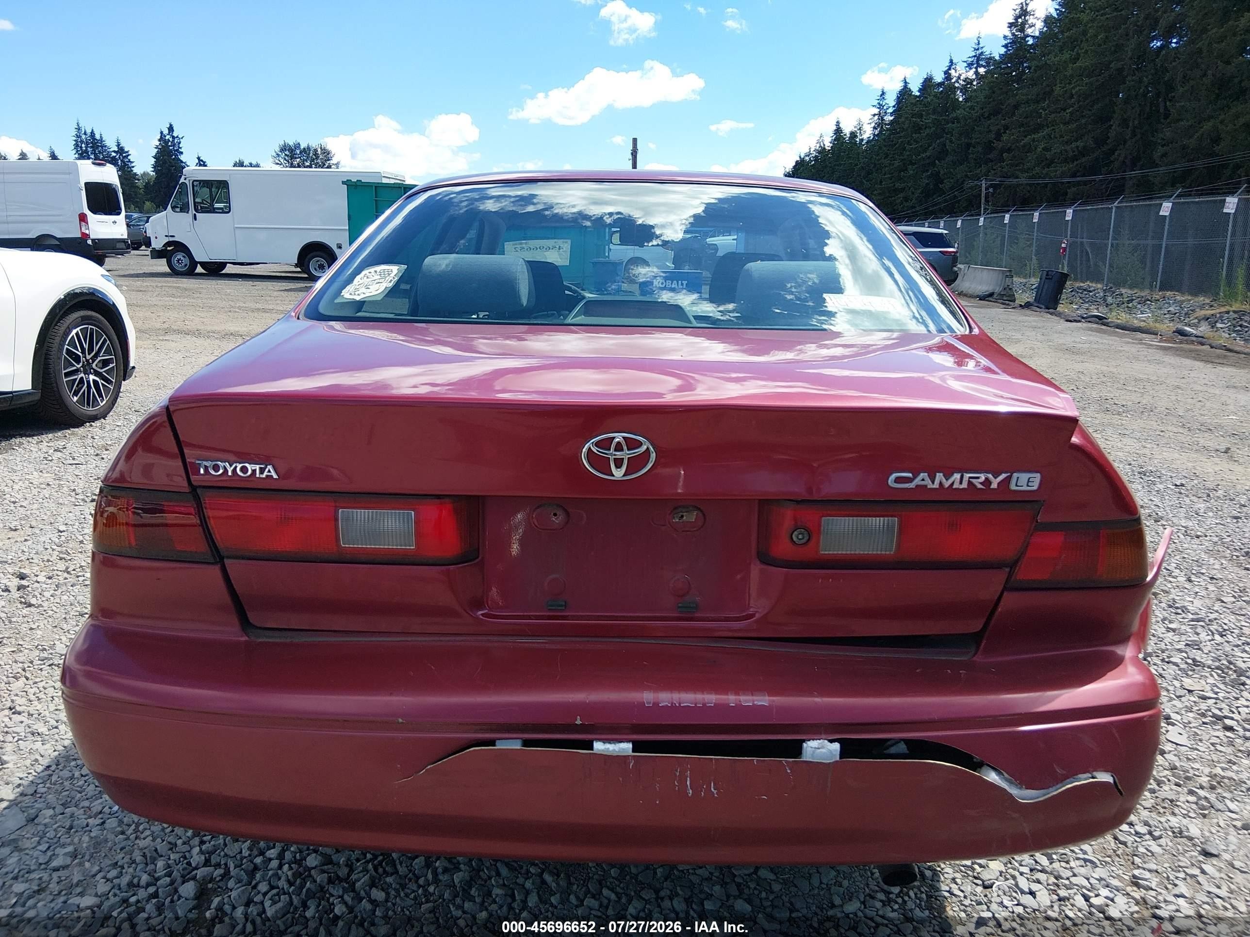 1997 Toyota Camry Le Maroon vin: JT2BG22KXV0057675