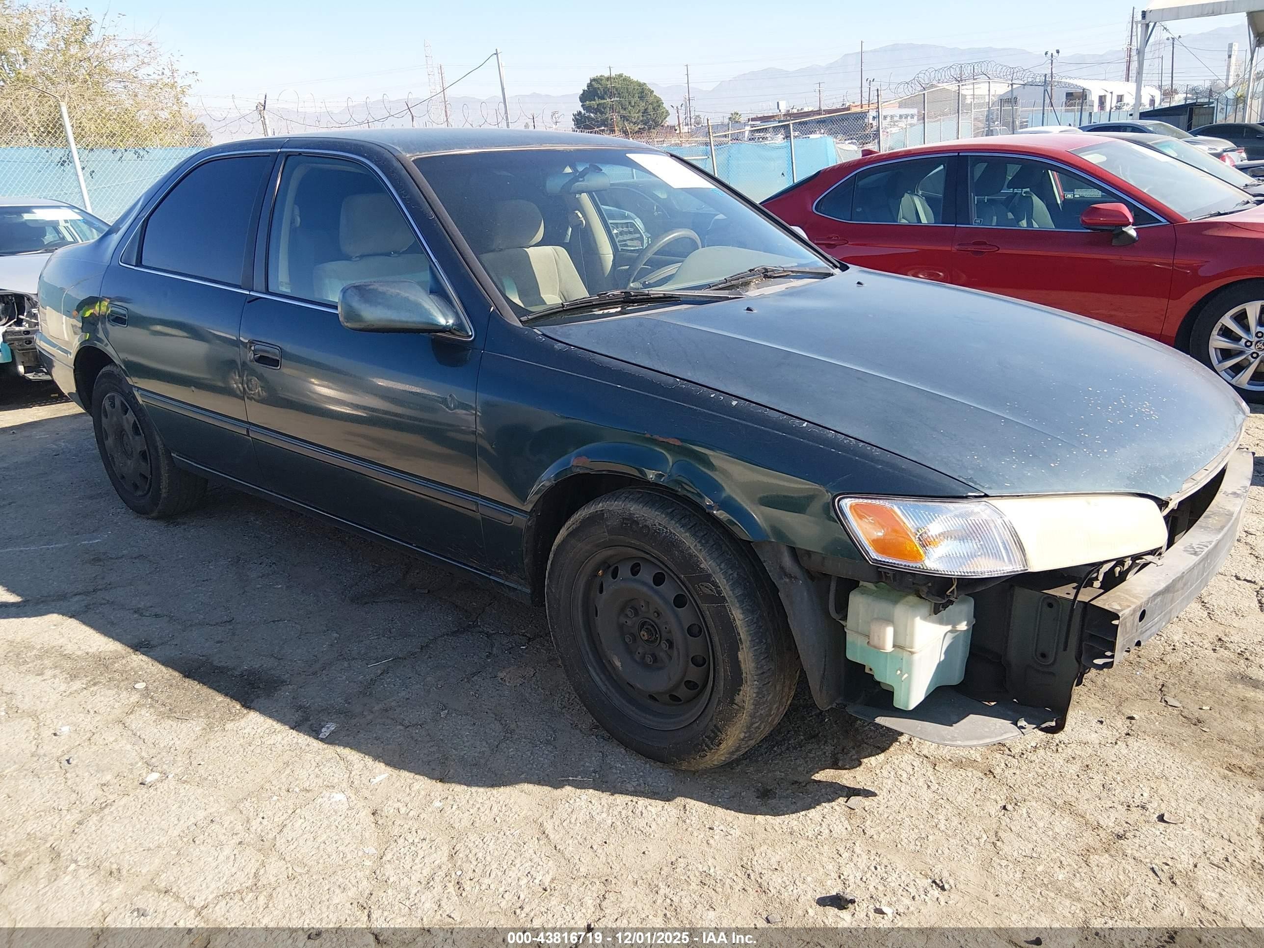1997 Toyota Camry Le Green vin: JT2BG22KXV0066604