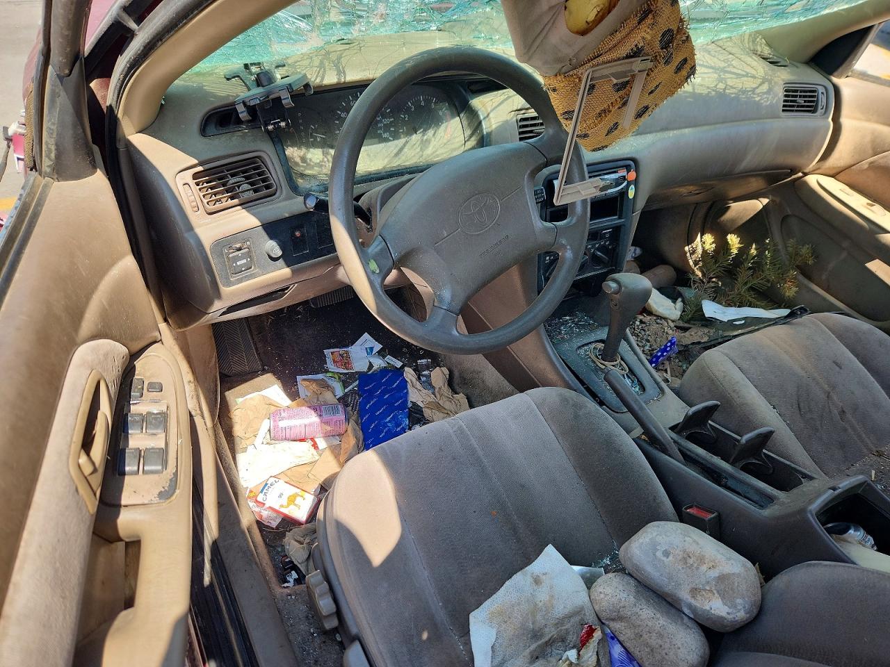 1998 Toyota Camry Le Burgundy vin: JT2BG22KXW0124891